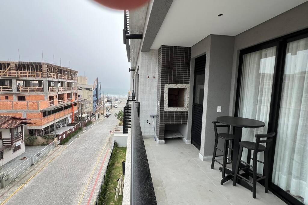 Lindo Apartamento de 3 dormitórios em Bombinhas