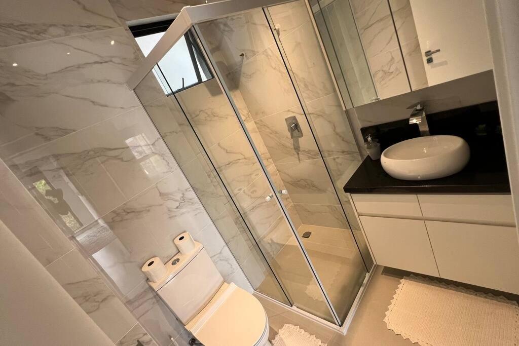 Lindo Apartamento de 3 dormitórios em Bombinhas