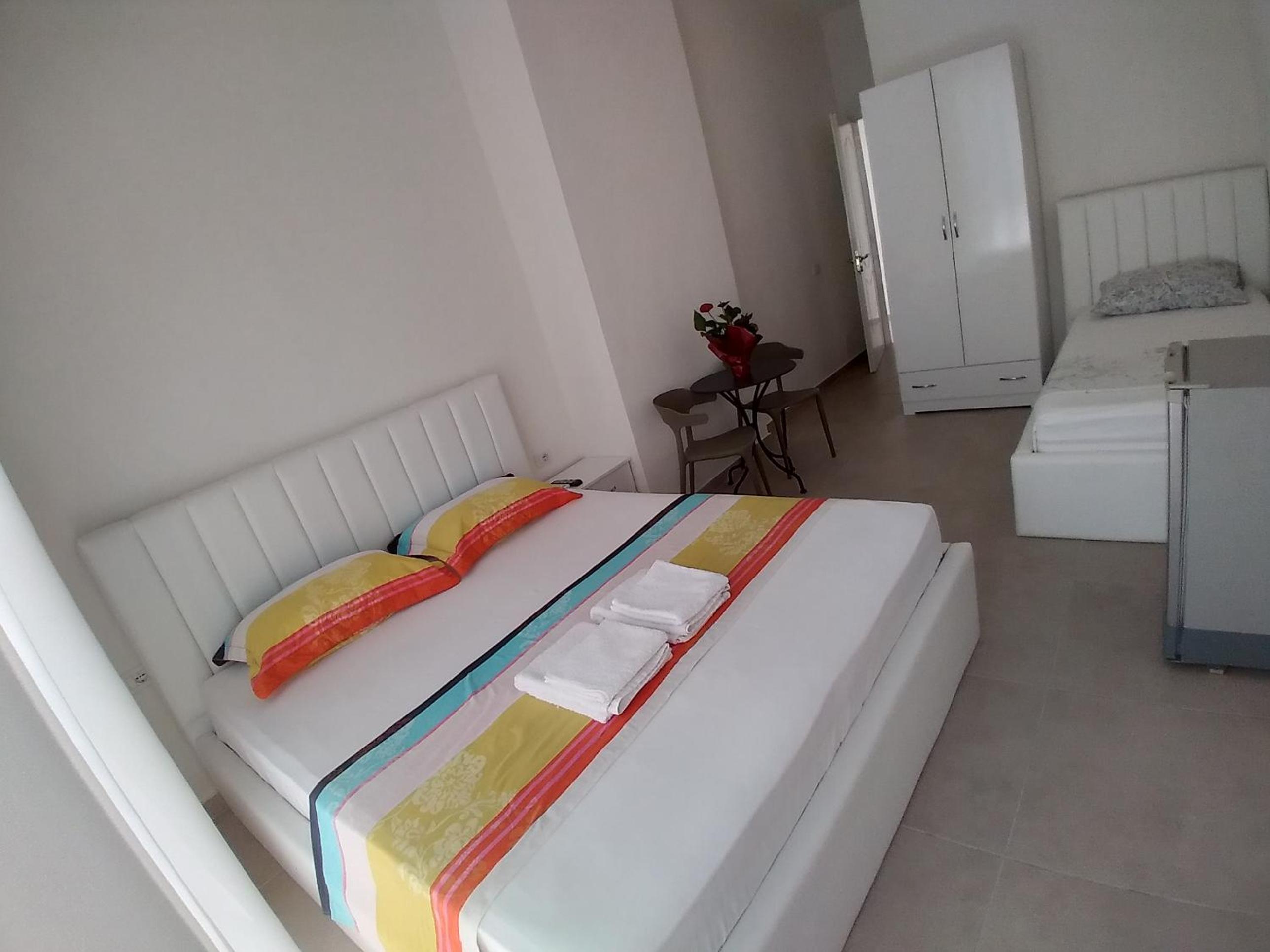 Arli Eris Rent rooms