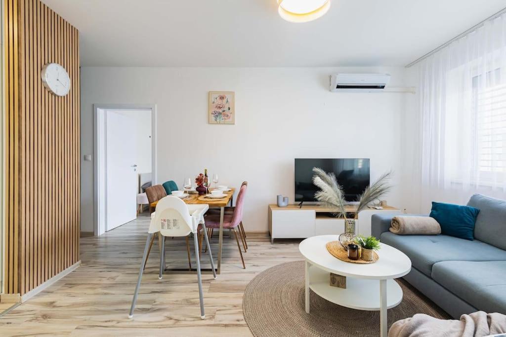 BNB Modern Family Escape view 5