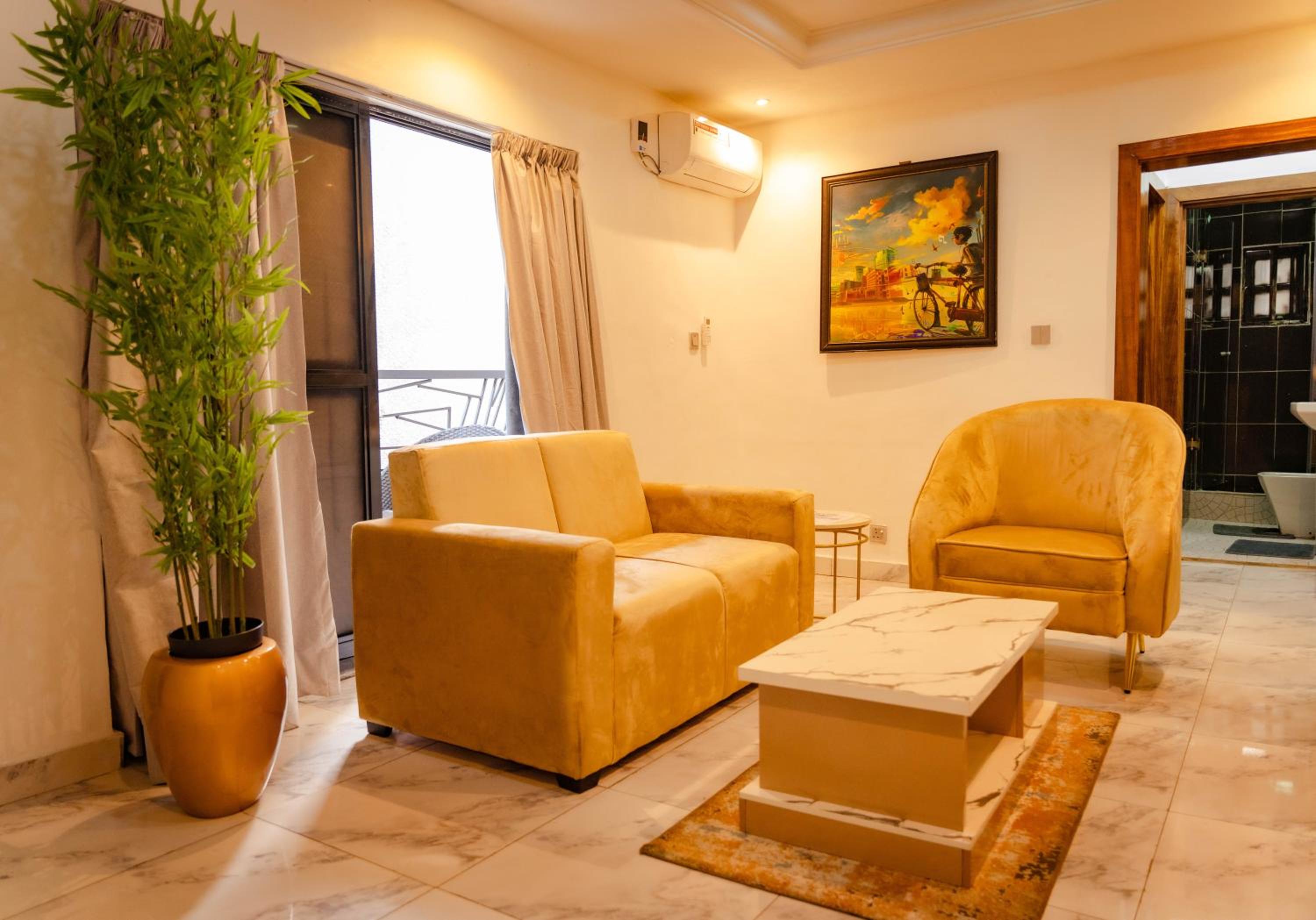 2-Bedroom Flat Lekki Phase 1 - Pool - Spa view 4