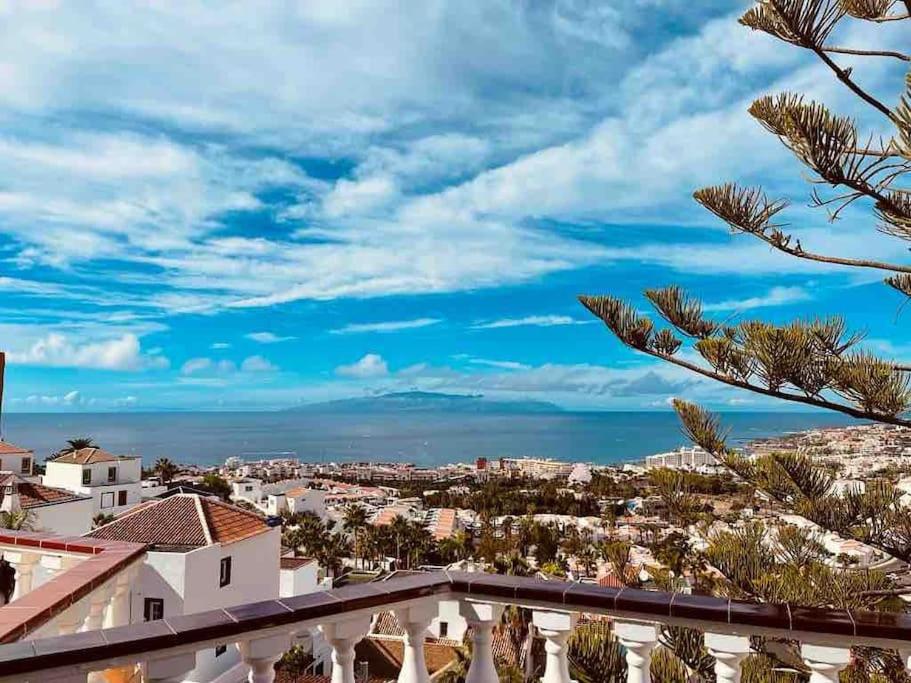 APARTAMENTO con vistas al mar COSTA ADEJE