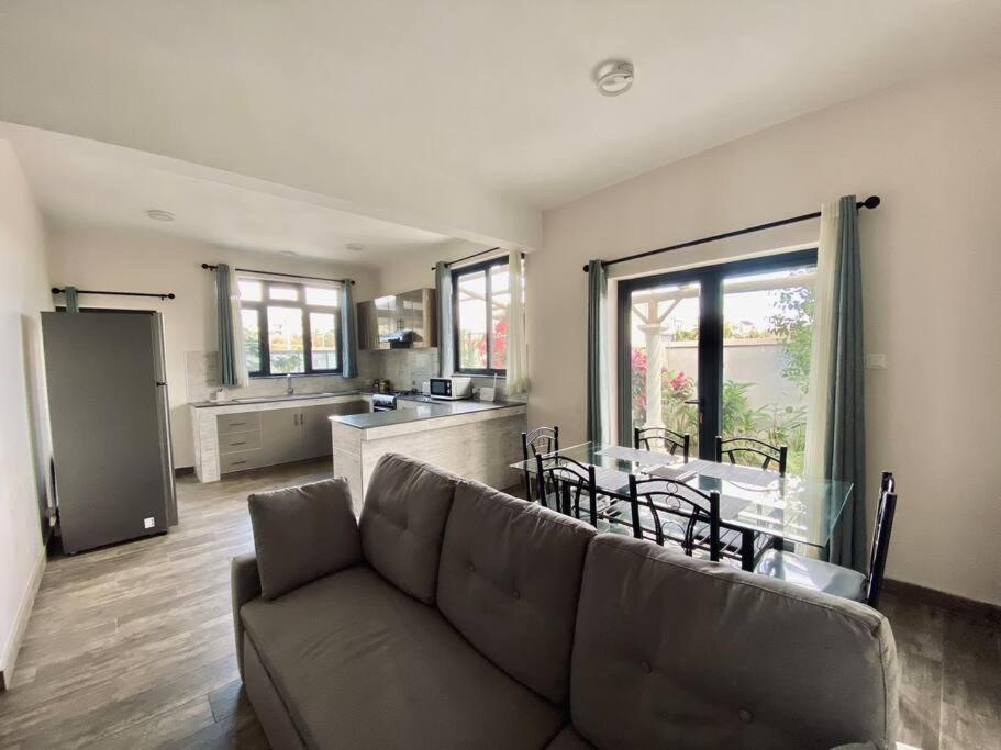 Modern Apt in Secure Gated Residence - BS1 view 2