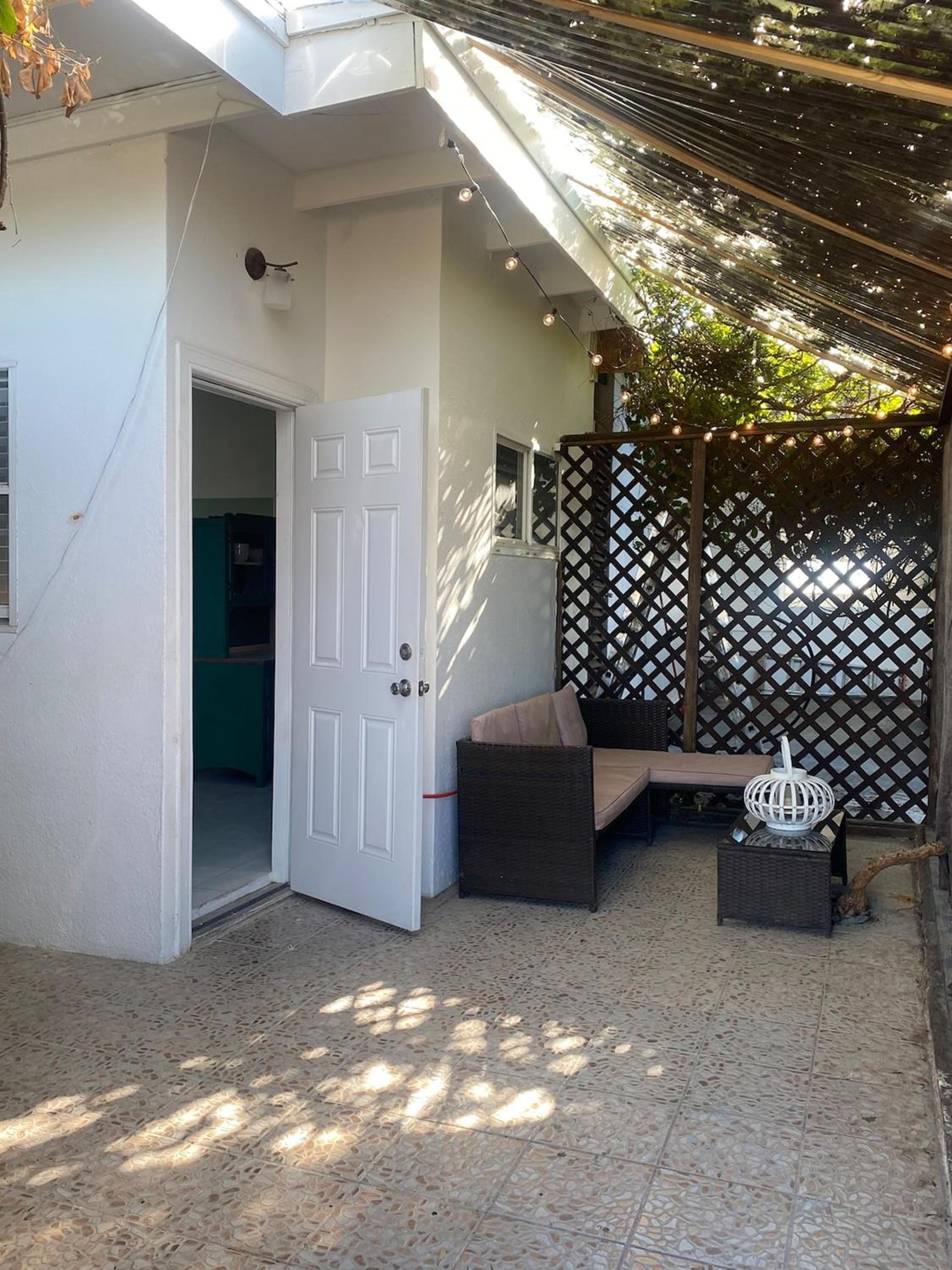 The Hill Cottage, private studio