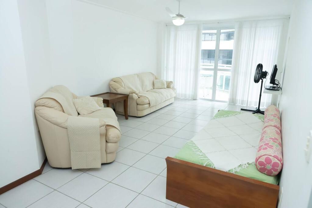 Bacutia, prédio frente ao mar!