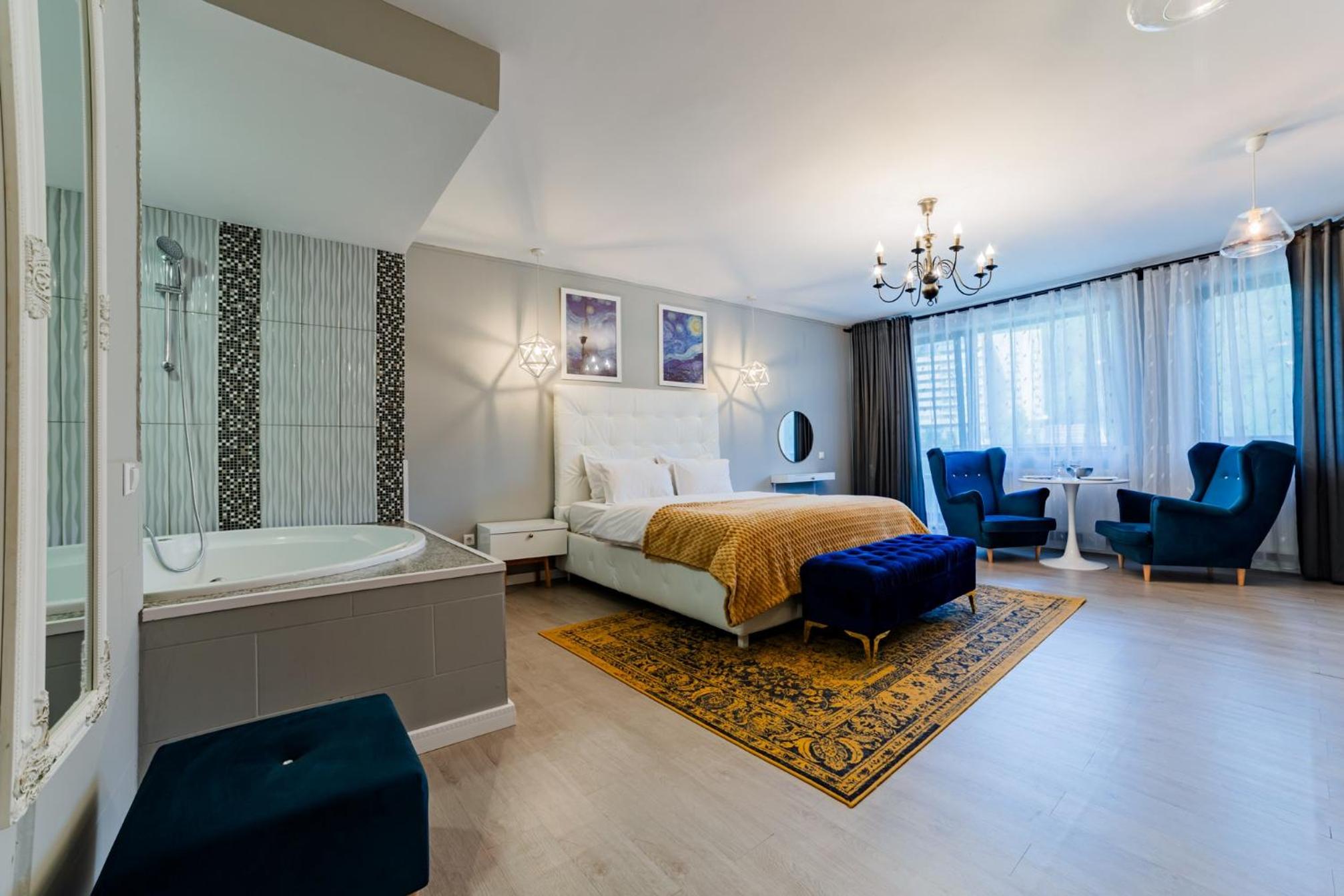 Romantic Jacuzzi Luxury Apartment view 5