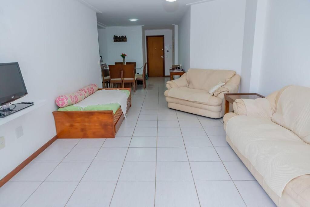 Bacutia, prédio frente ao mar!