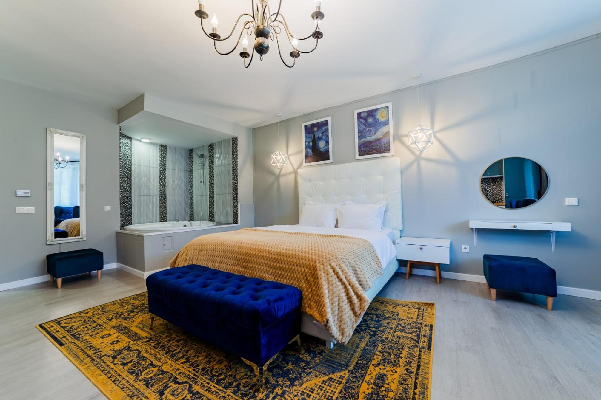 Romantic Jacuzzi Luxury Apartment view 2