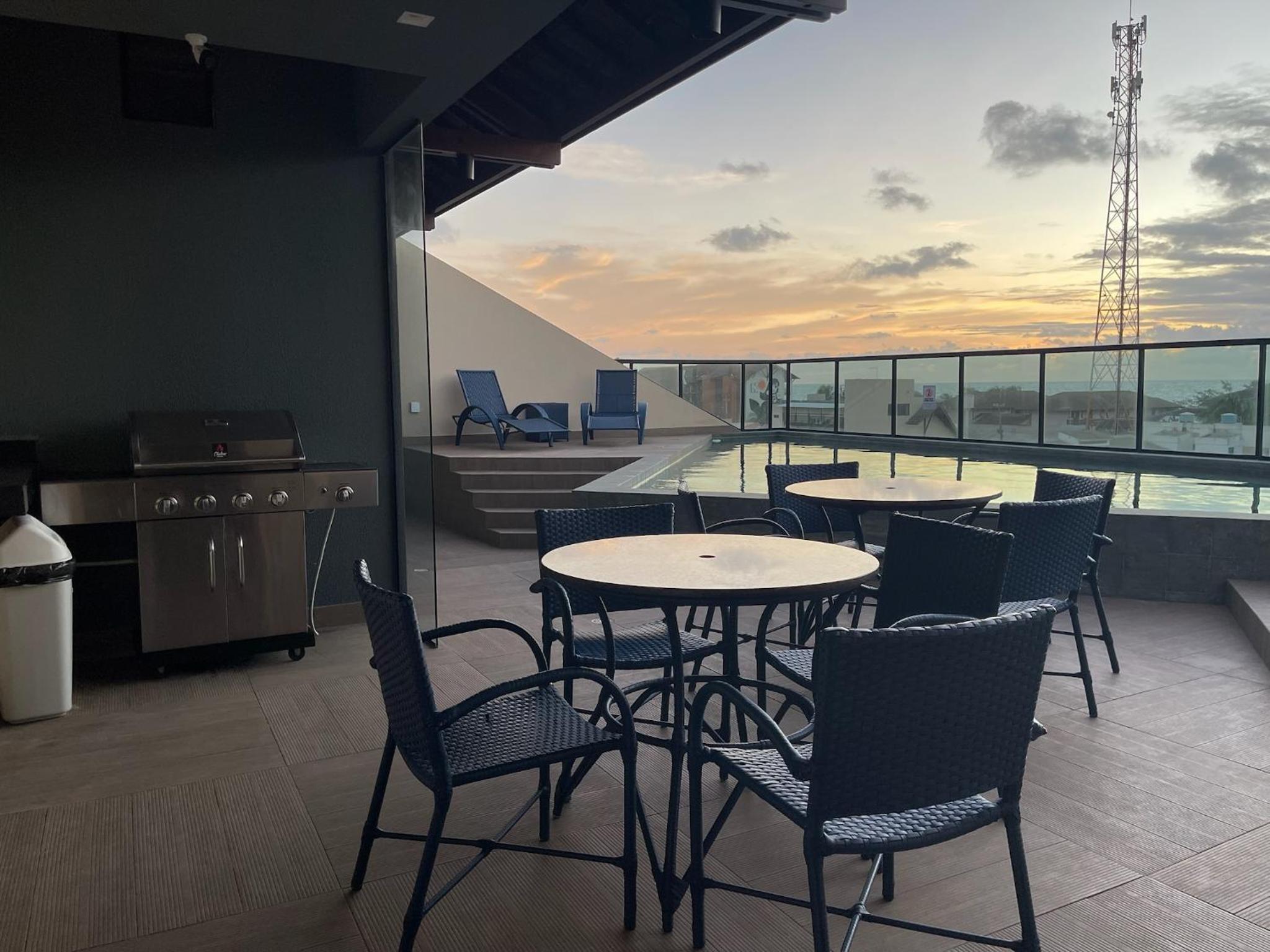 Apto com vista para o mar, Rooftop com piscina & sauna em Porto de Galinhas