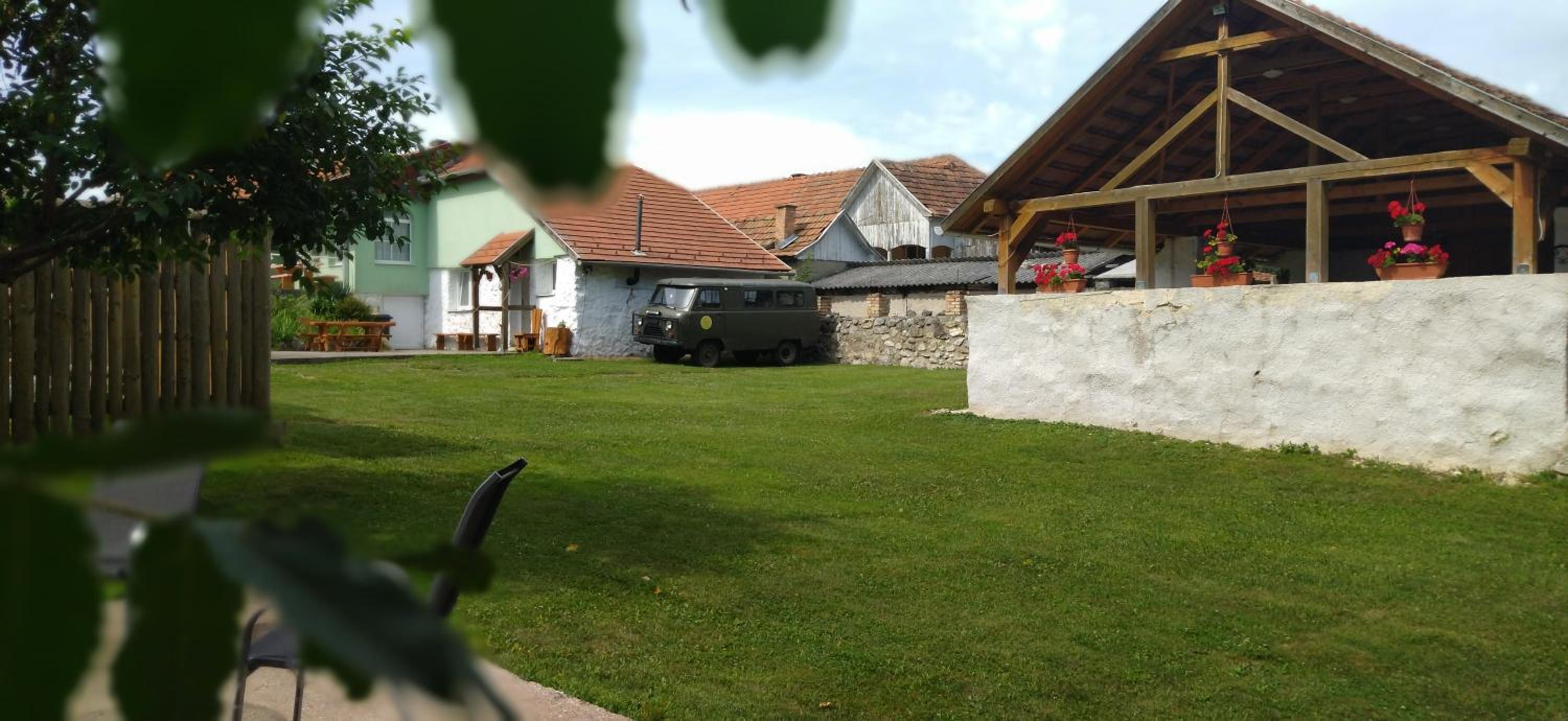KOÓS VENDÉGHÁZ