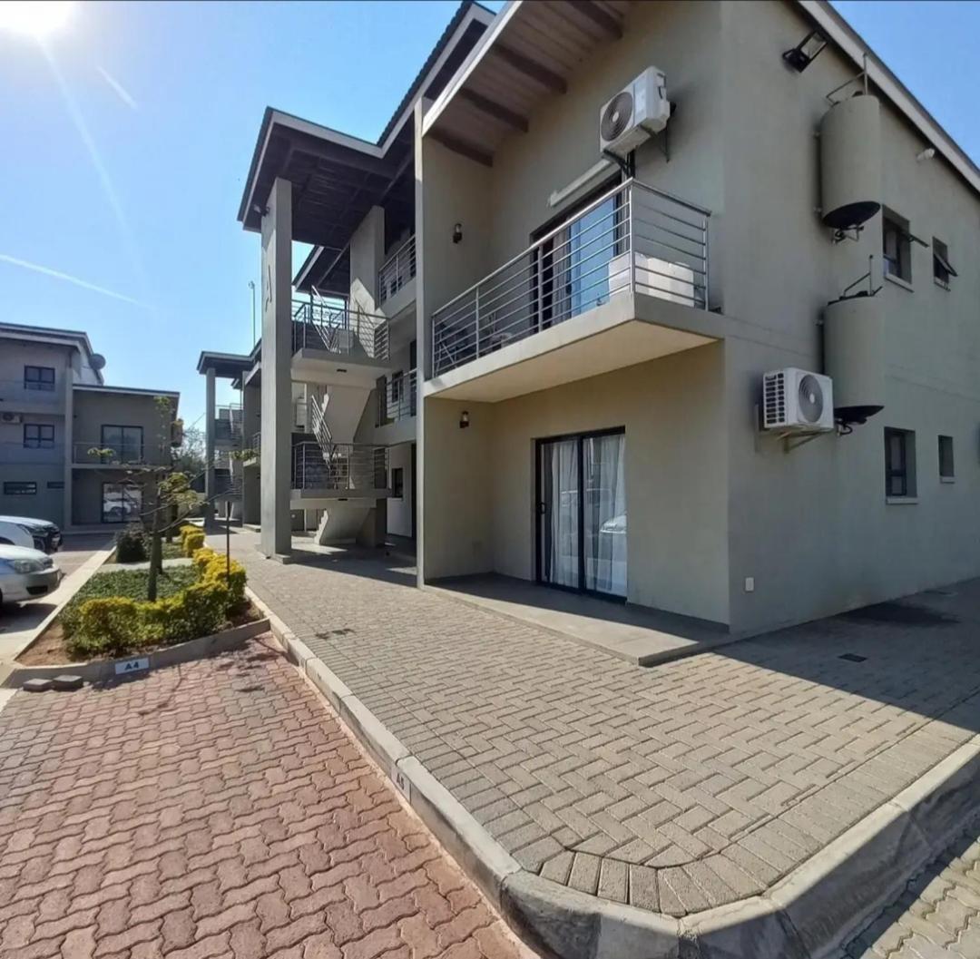 Cozy One-bedroom Apartment near GrandPalm Resort Block 5, Gaborone, Botswana