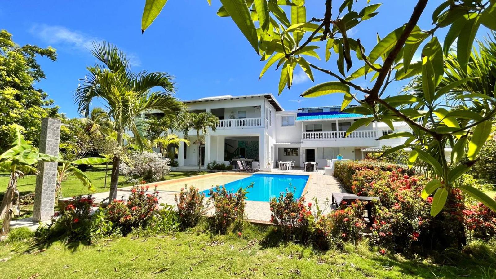 Tropical Garden House