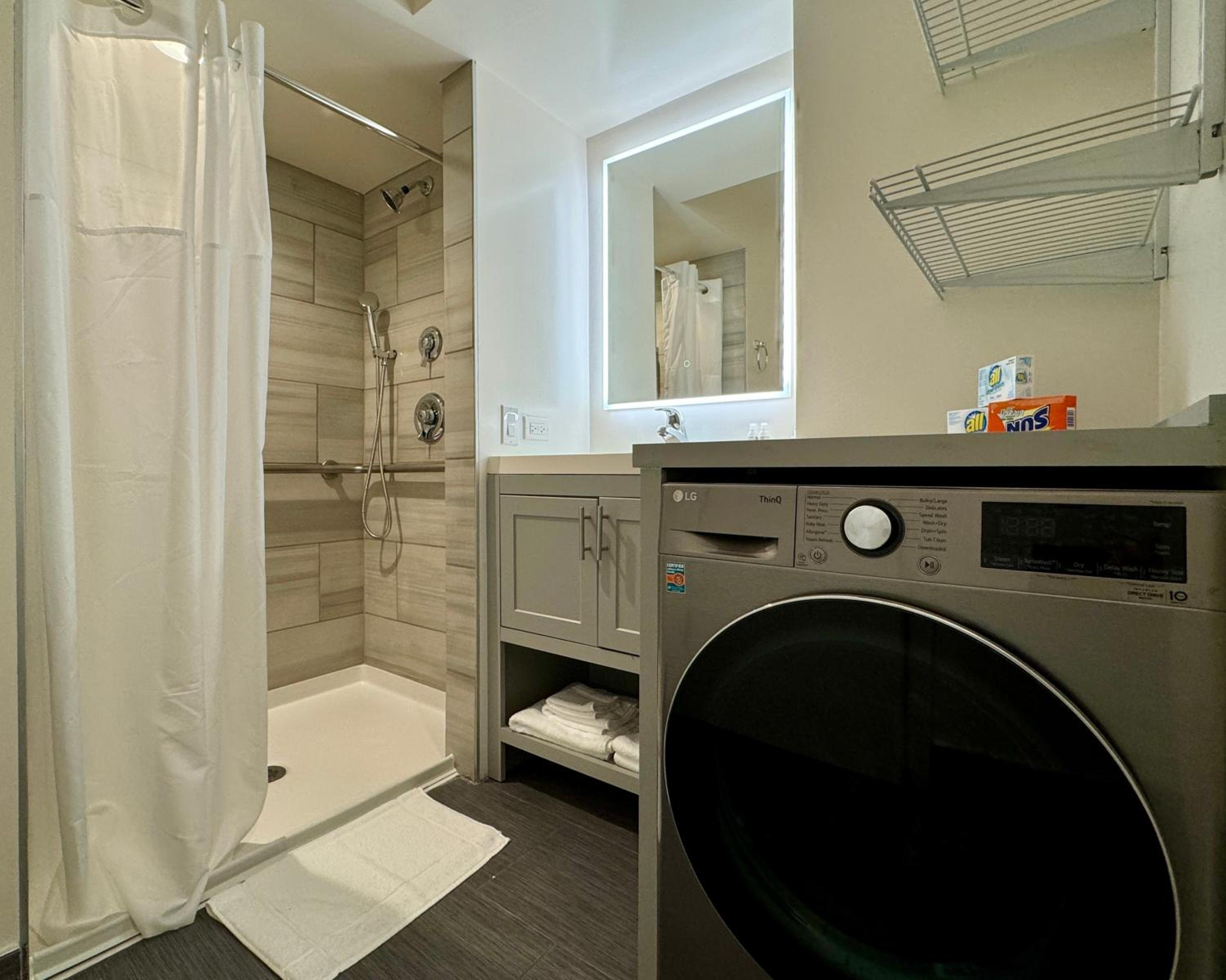 Evanston Vacations - The GEM Museum Suites - Property Image 25