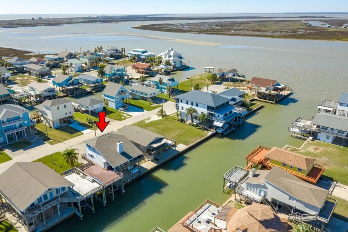 Waterfront Haven - Beautiful Bay Home with 2 Boat Slips and Great Fishing! view 5