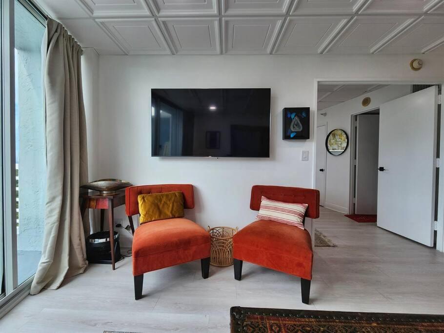 NEW! Penthouse Waterfront with Oceanview Renovated view 3