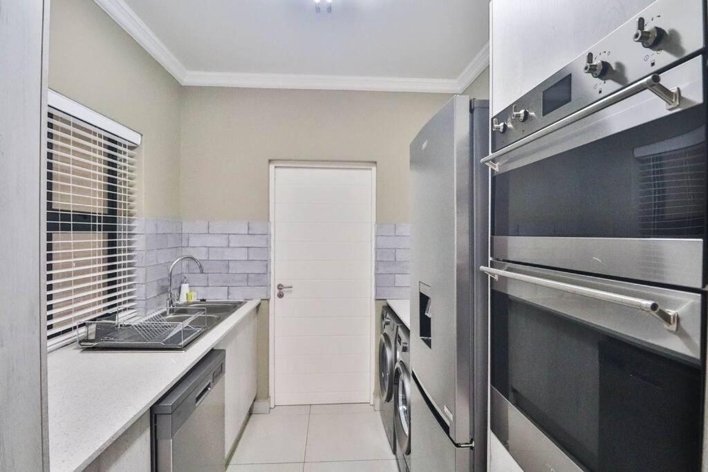 Hartbeespoort Dam Getaway Home