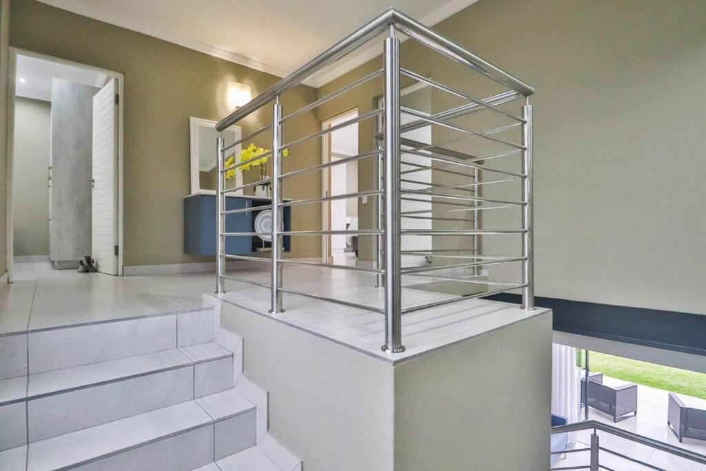 Hartbeespoort Dam Getaway Home