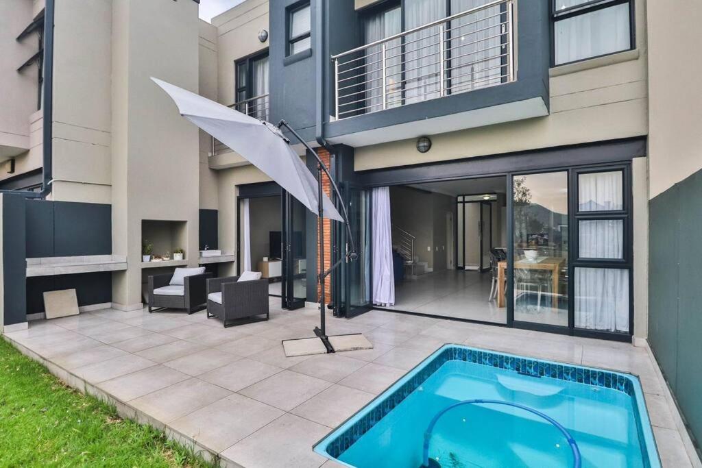 Hartbeespoort Dam Getaway Home