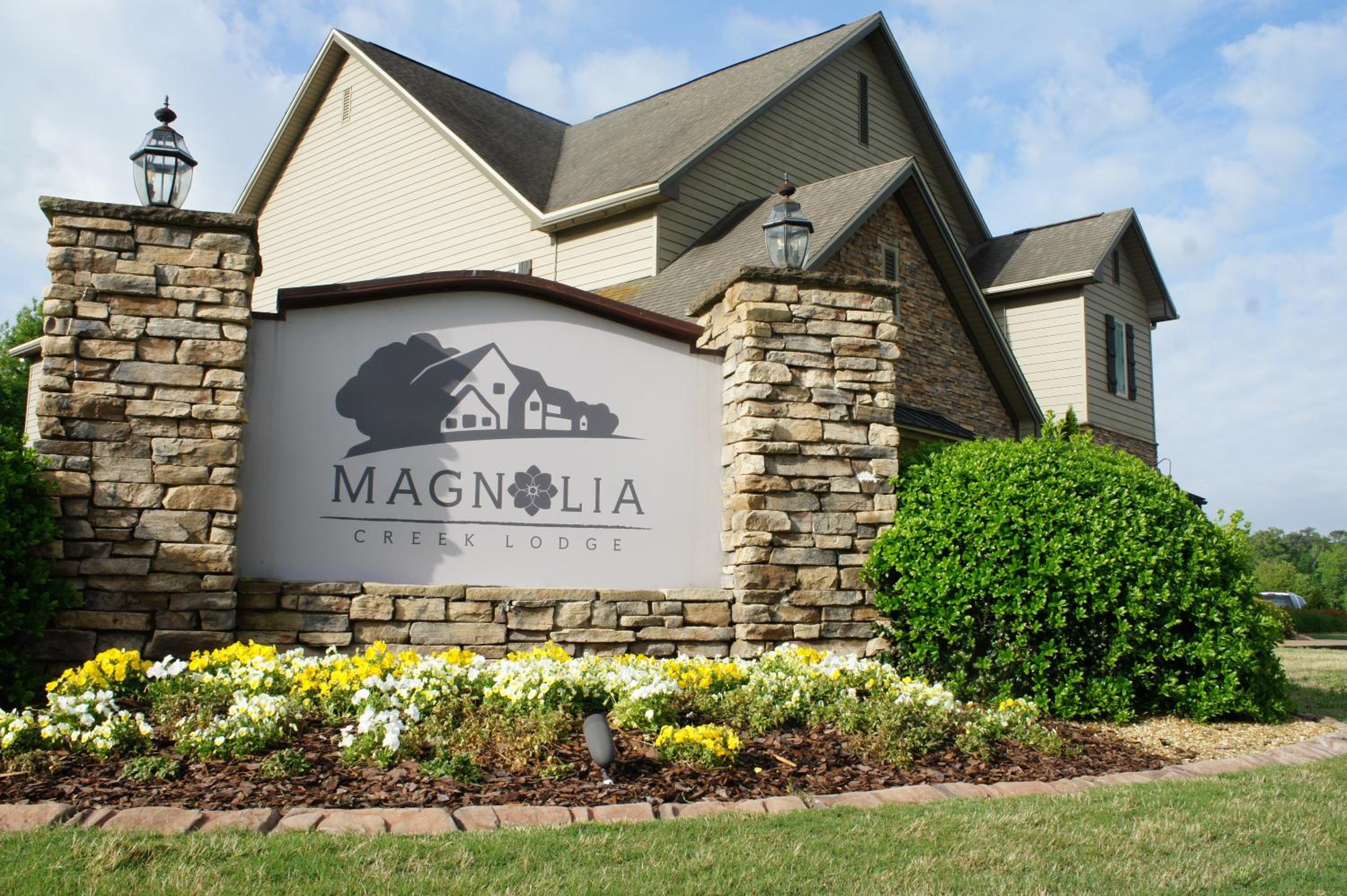 Marianna Vacations - Magnolia Creek Lodge - Property Image 1