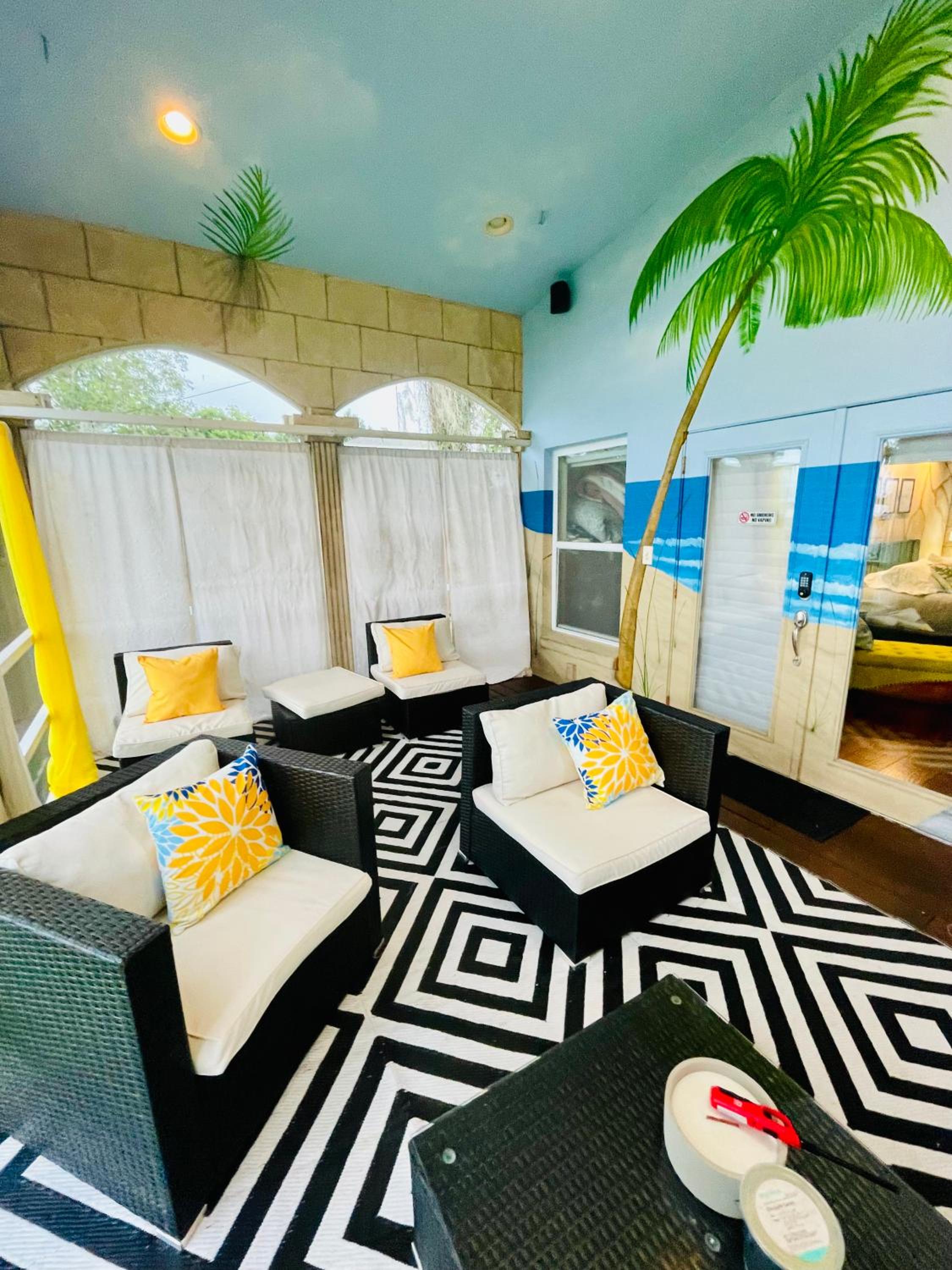 lounge
