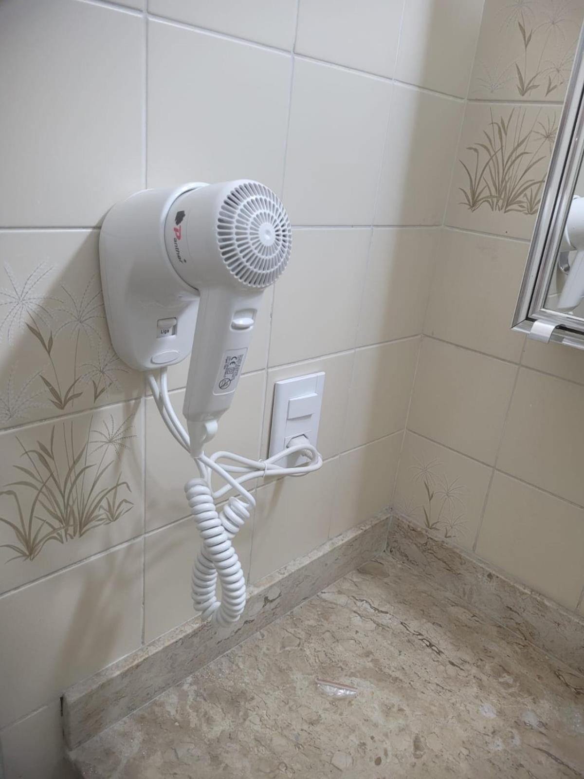 Flat Rua Haddock Lobo 867 com 2 Quartos e Sacada e Enxoval