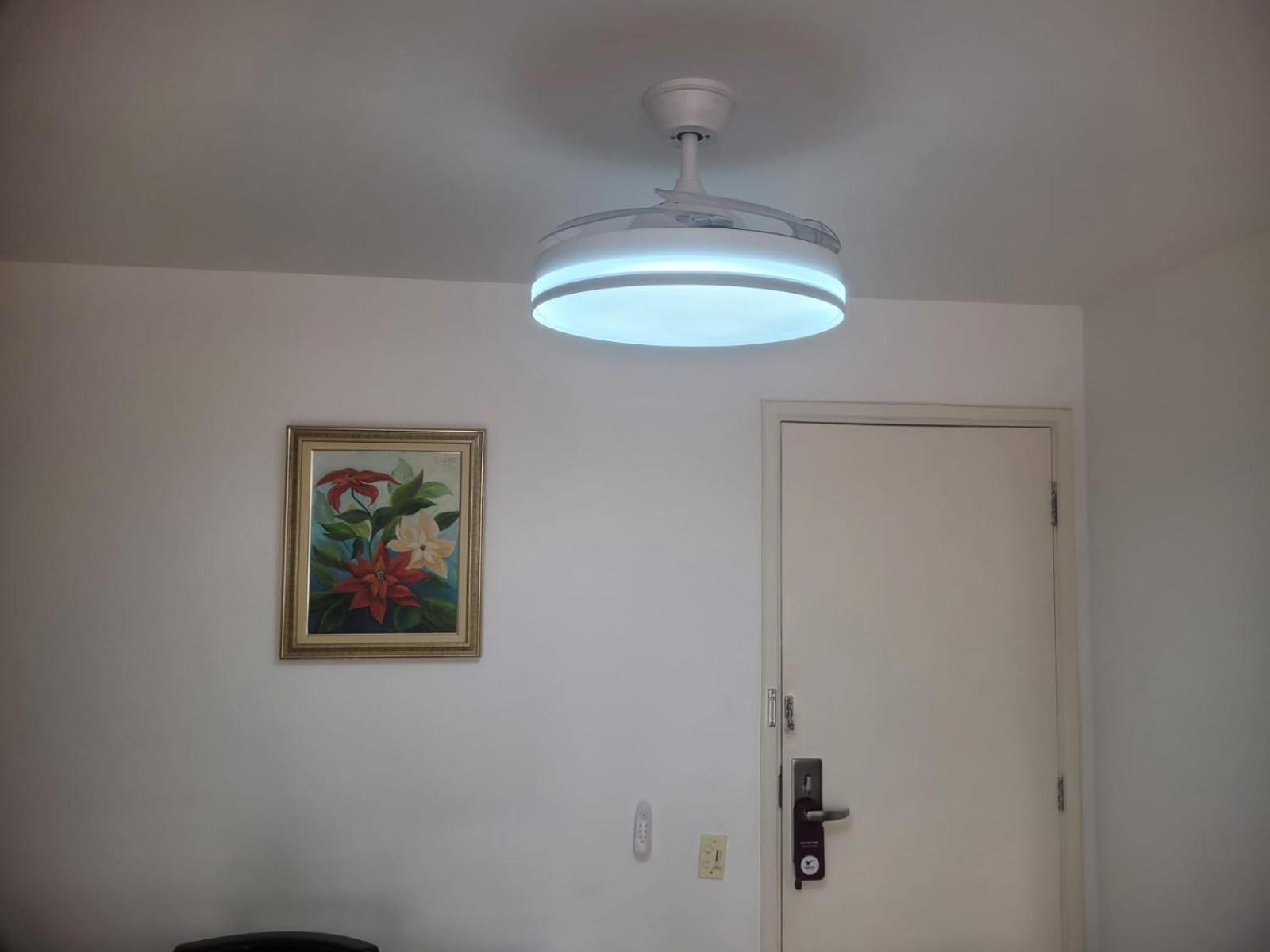 Flat Rua Haddock Lobo 867 com 2 Quartos e Sacada e Enxoval