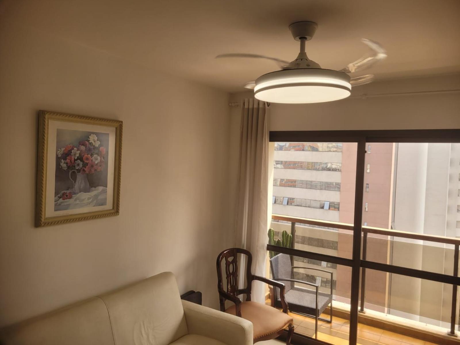 Flat Rua Haddock Lobo 867 com 2 Quartos e Sacada e Enxoval