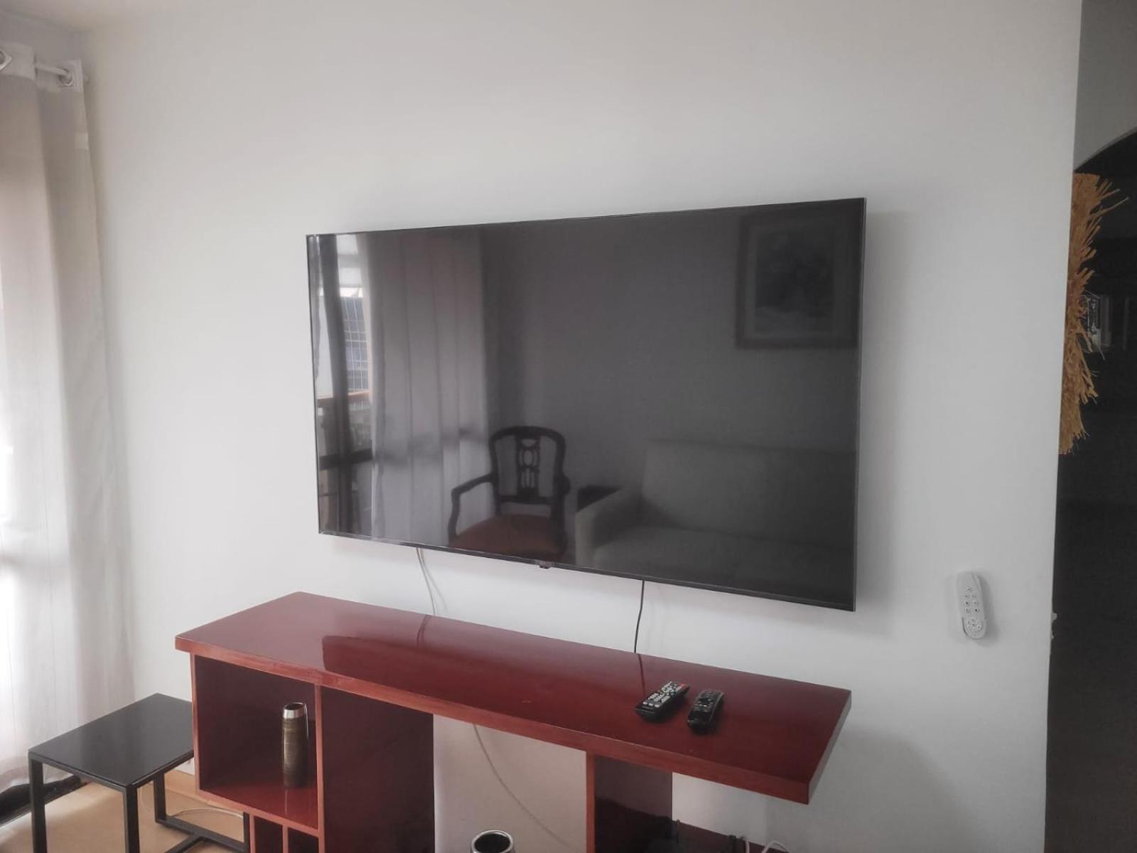 Flat Rua Haddock Lobo 867 com 2 Quartos e Sacada e Enxoval