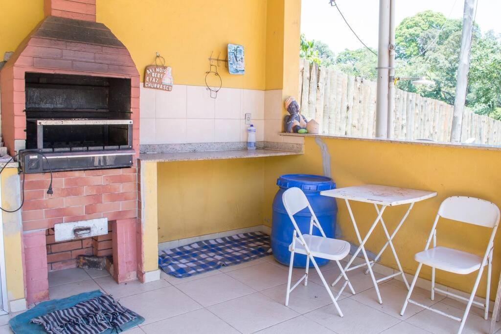Piscina, churrasco, fogão a lenha a uma hora de BH
