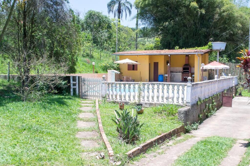 Piscina, churrasco, fogão a lenha a uma hora de BH