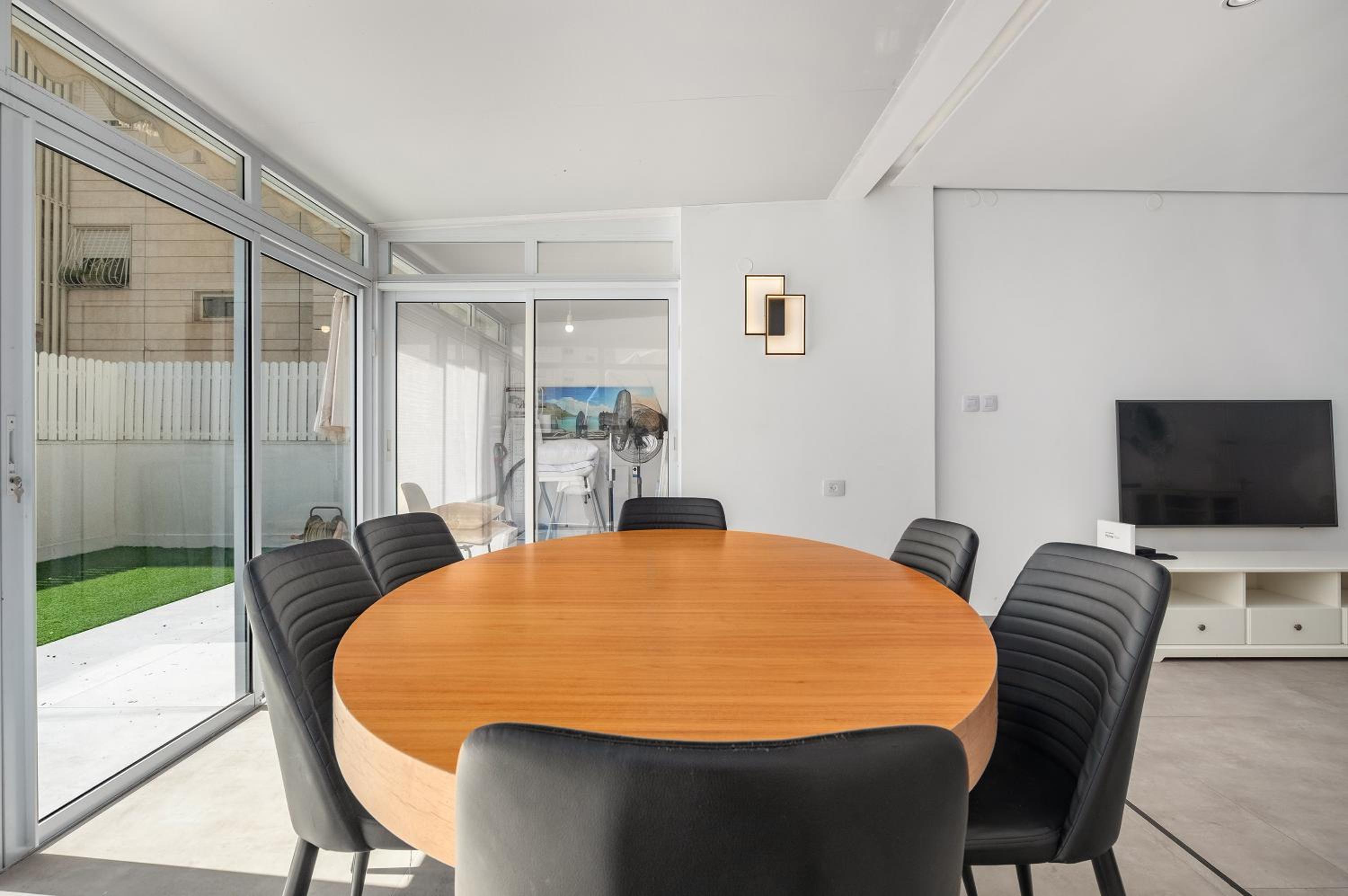 Ashdod Skyview modern 3bdr apartment by torohome view 5