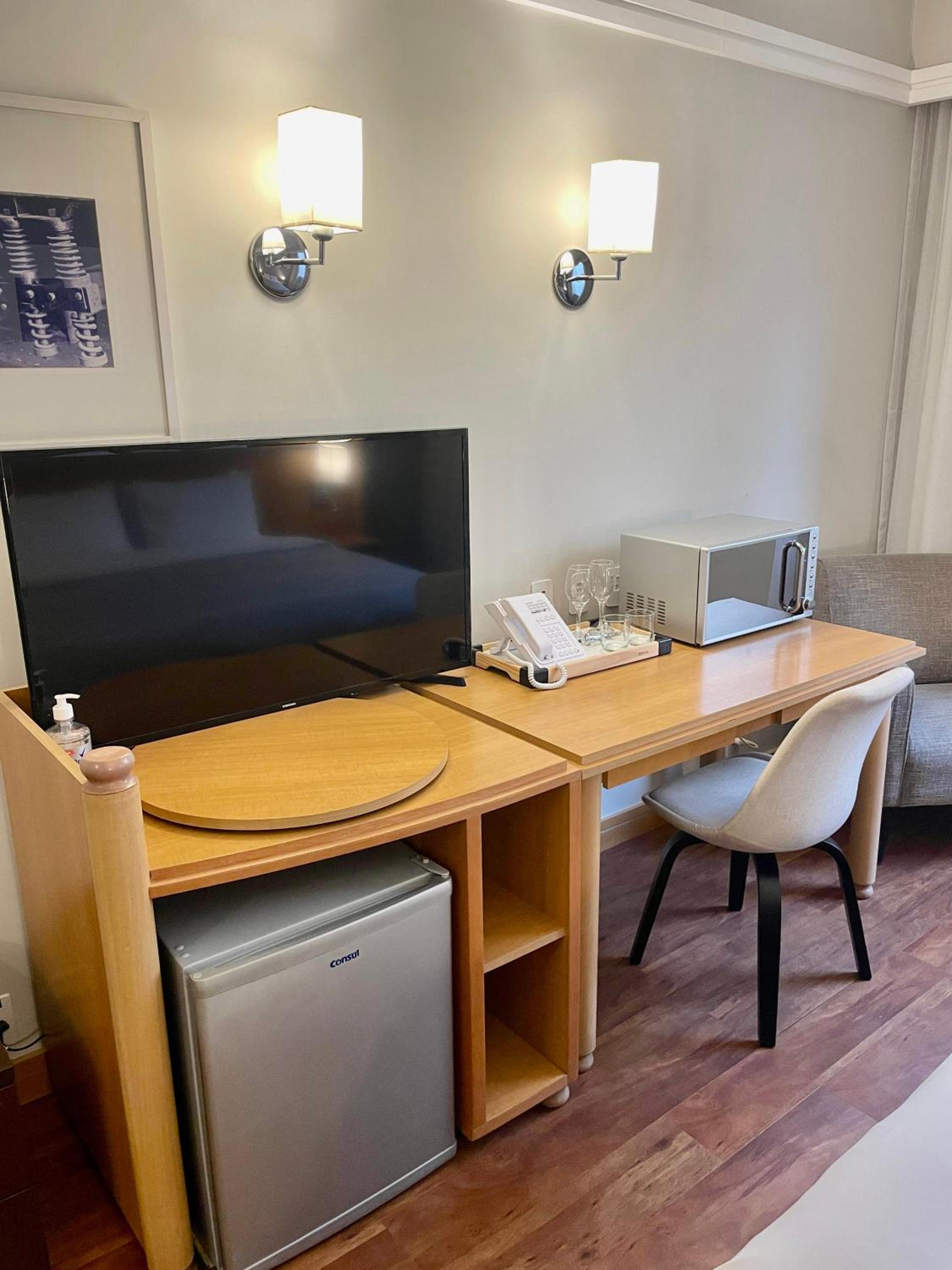 Flat particular no hotel Slav. Downtown c/vaga