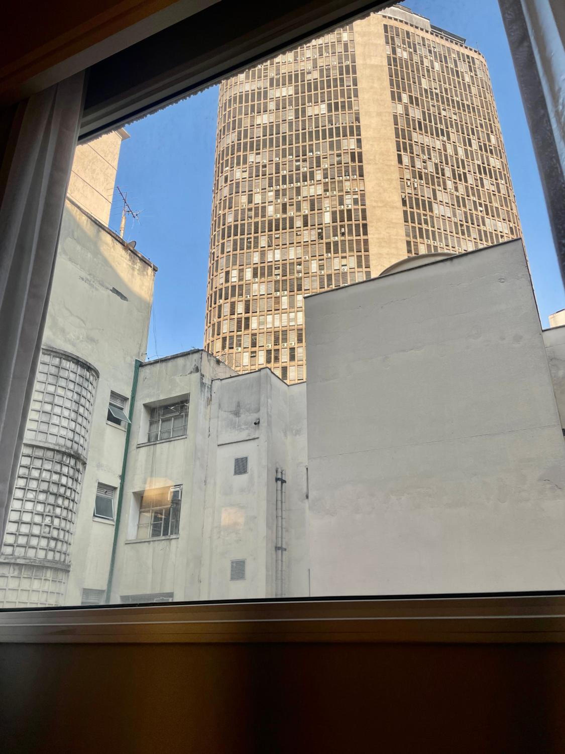 Flat particular no hotel Slav. Downtown c/vaga