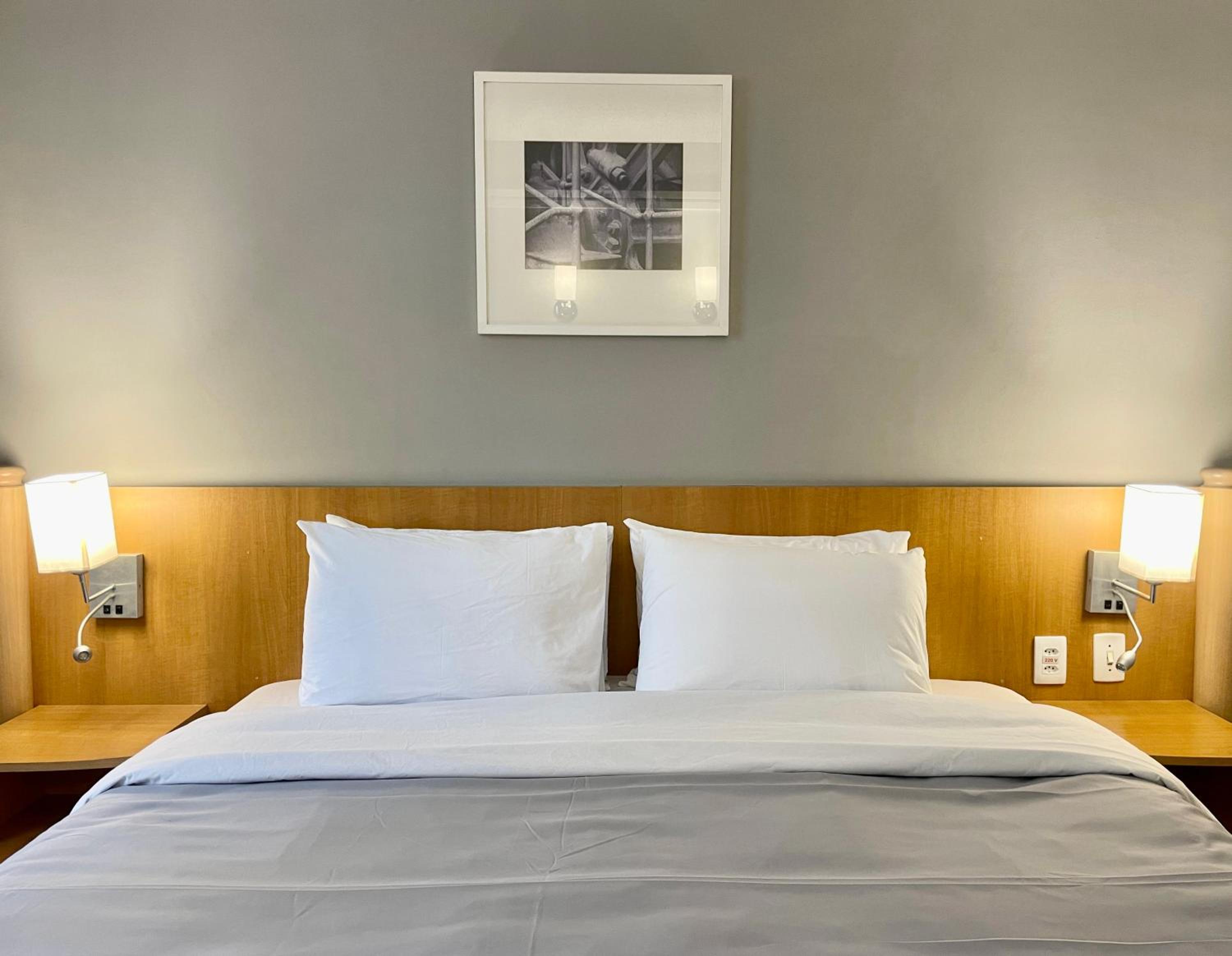 Flat particular no hotel Slav. Downtown c/vaga