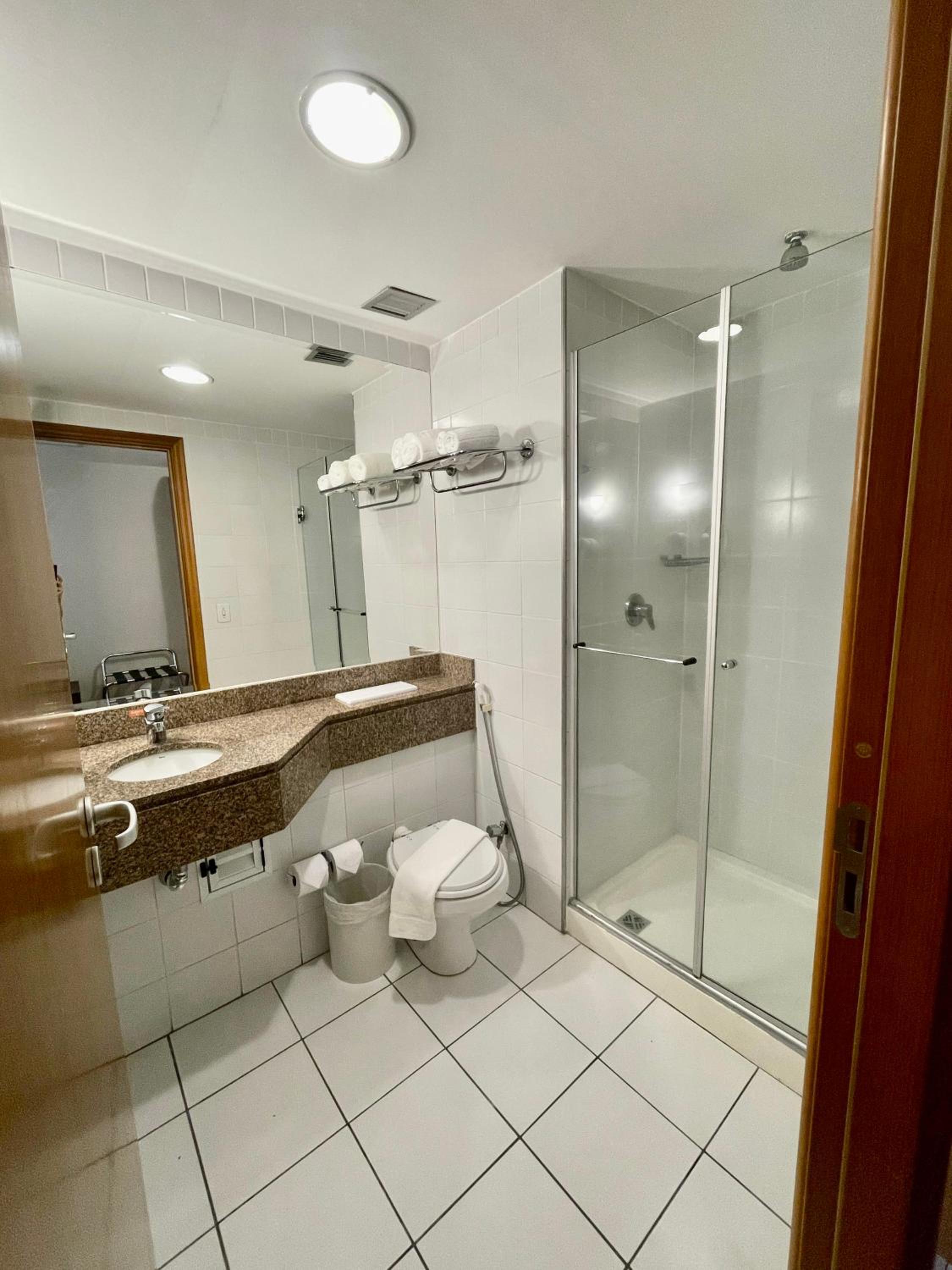 Flat particular no hotel Slav. Downtown c/vaga