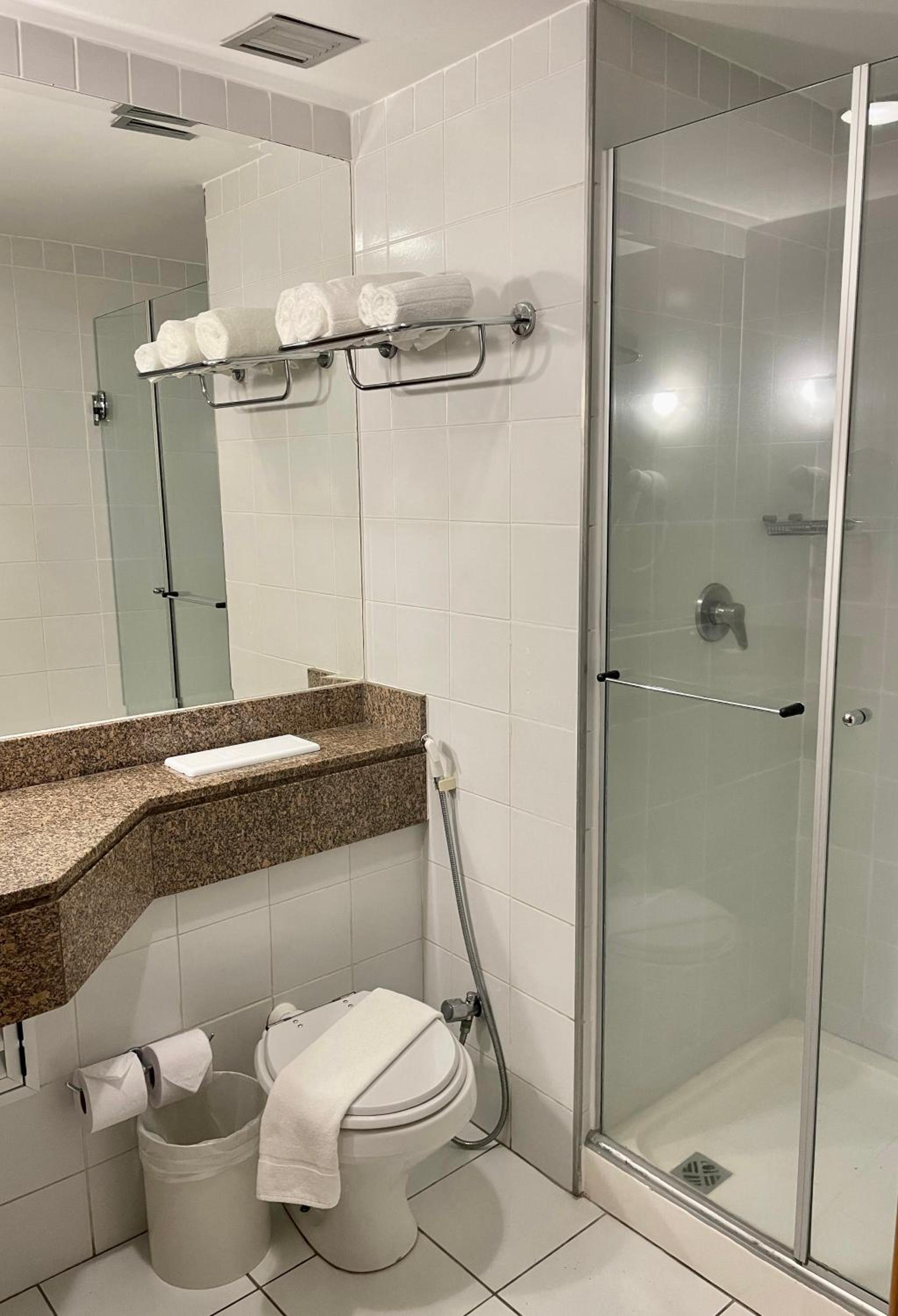 Flat particular no hotel Slav. Downtown c/vaga