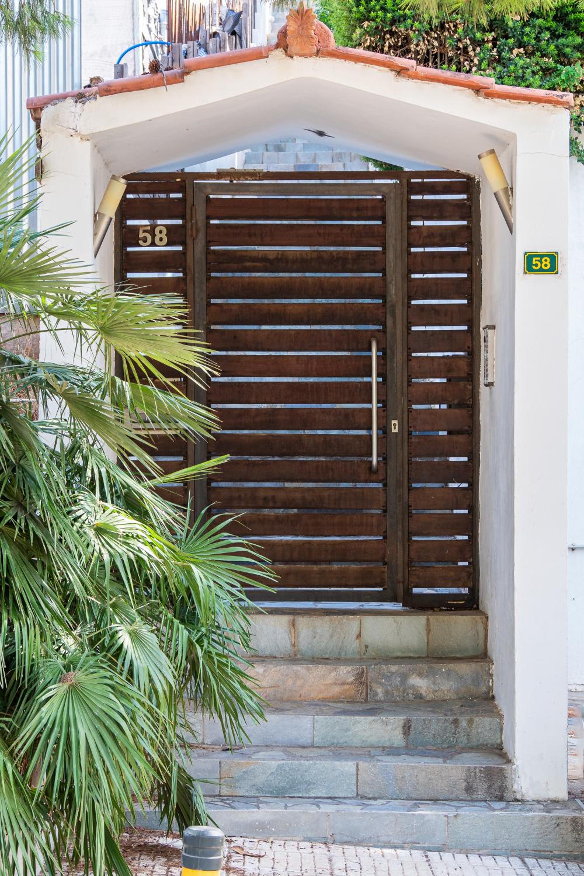 Villa Costa Luca in Vouliagmeni