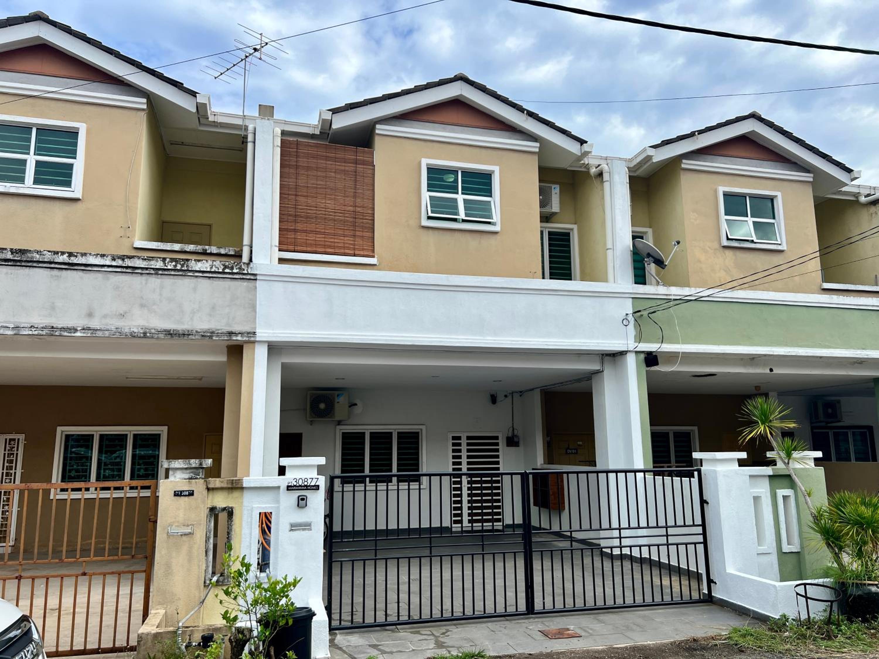 Mariahnna Home