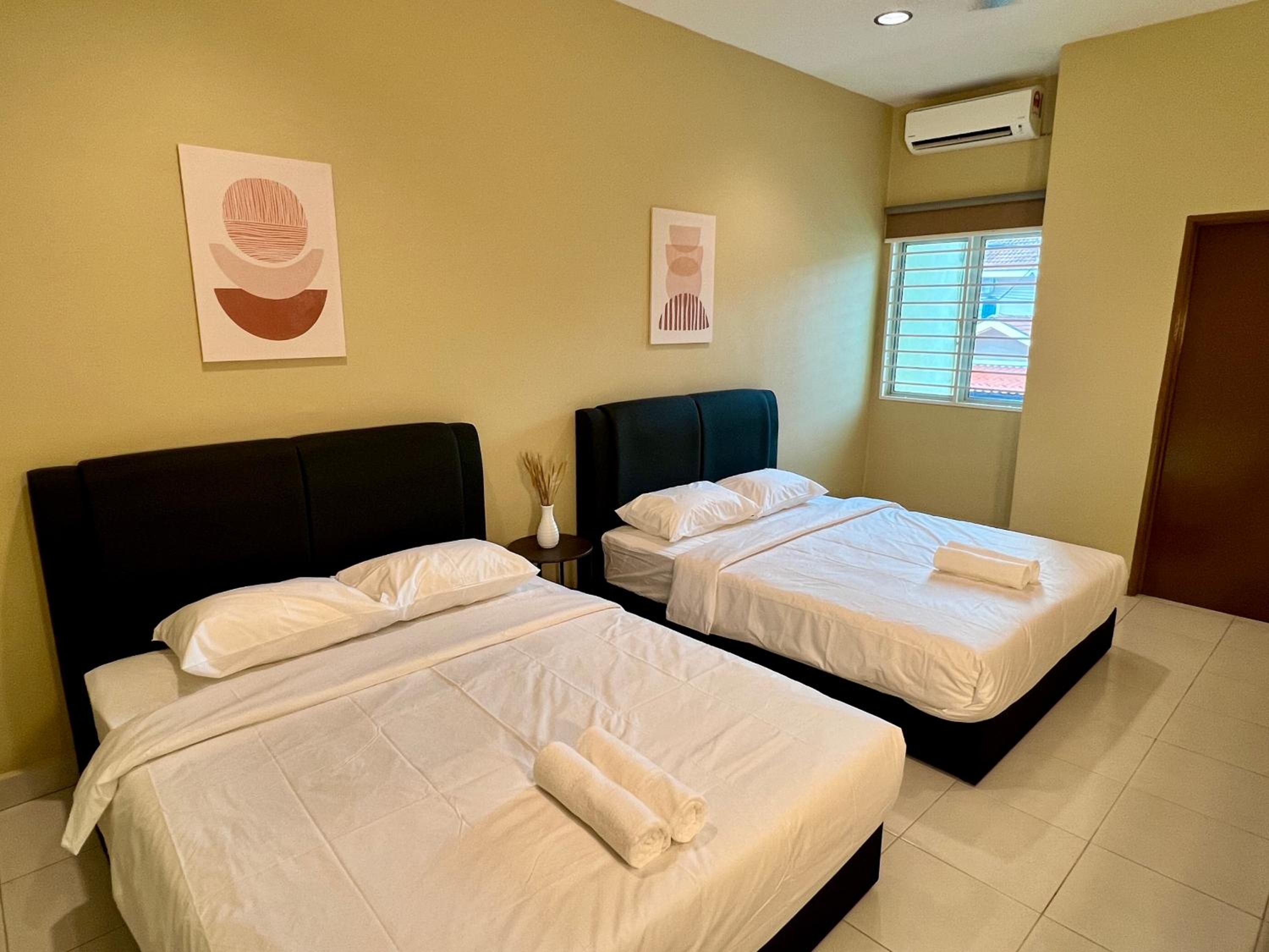 Mariahnna Home