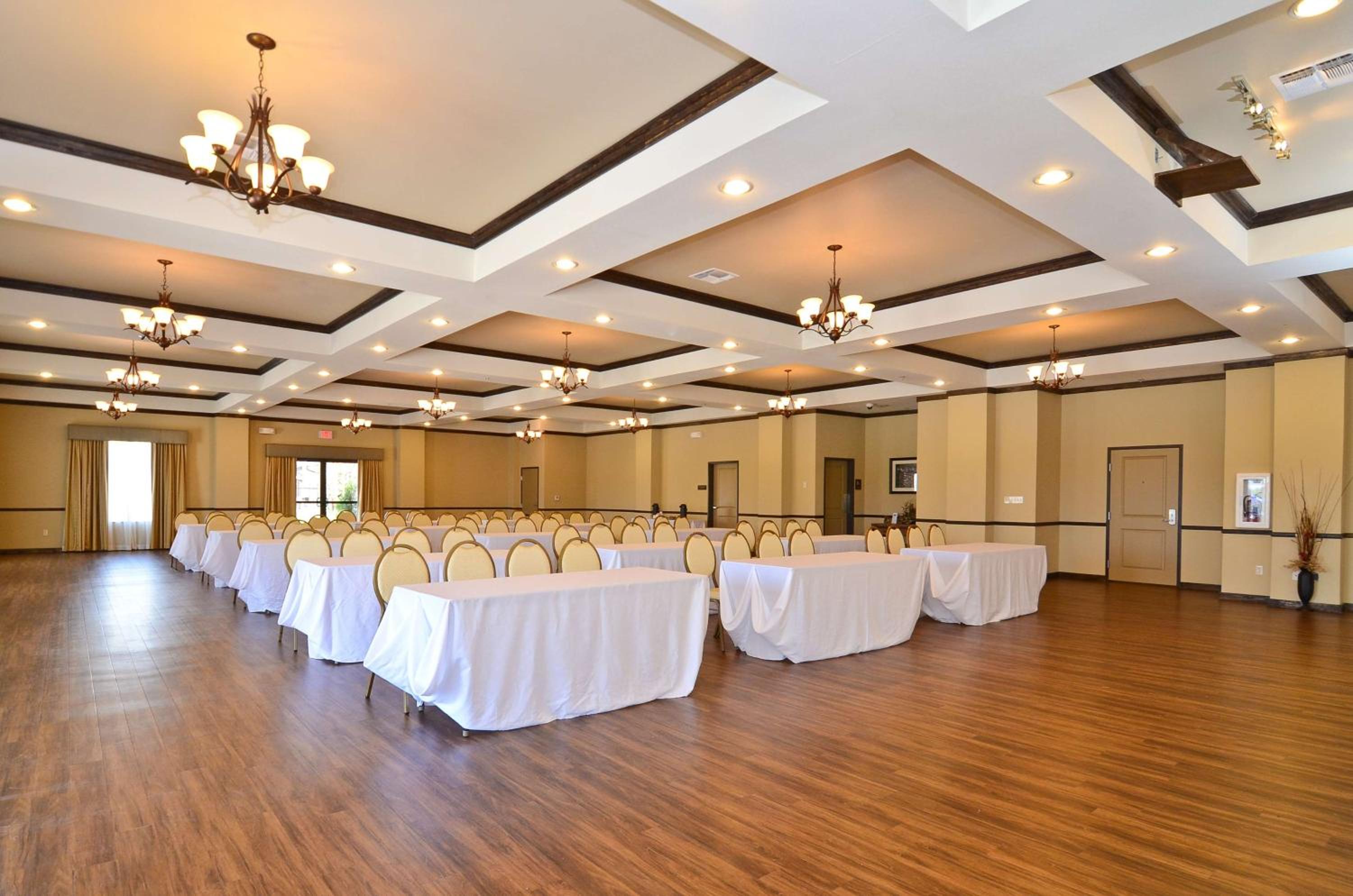 Best Western Plus Emory at Lake Fork Inn  Suites - Property Image 8