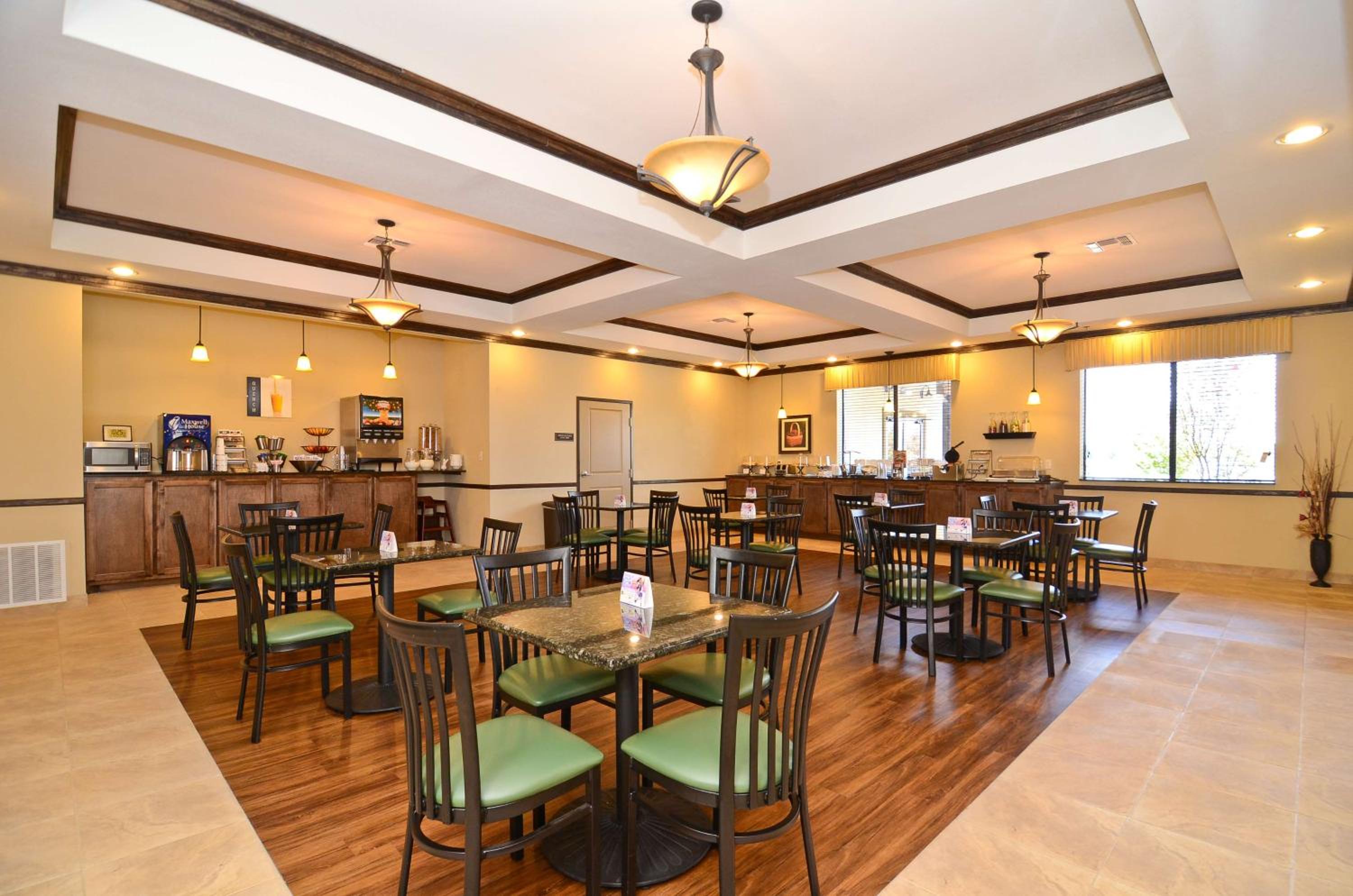 Best Western Plus Emory at Lake Fork Inn  Suites - Property Image 4