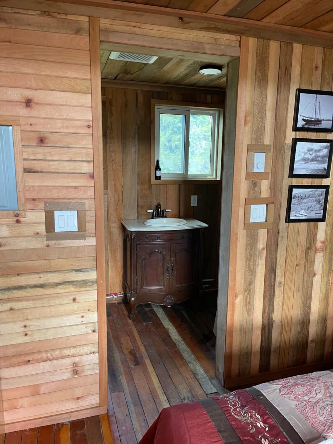 Bratty Catty Cabin