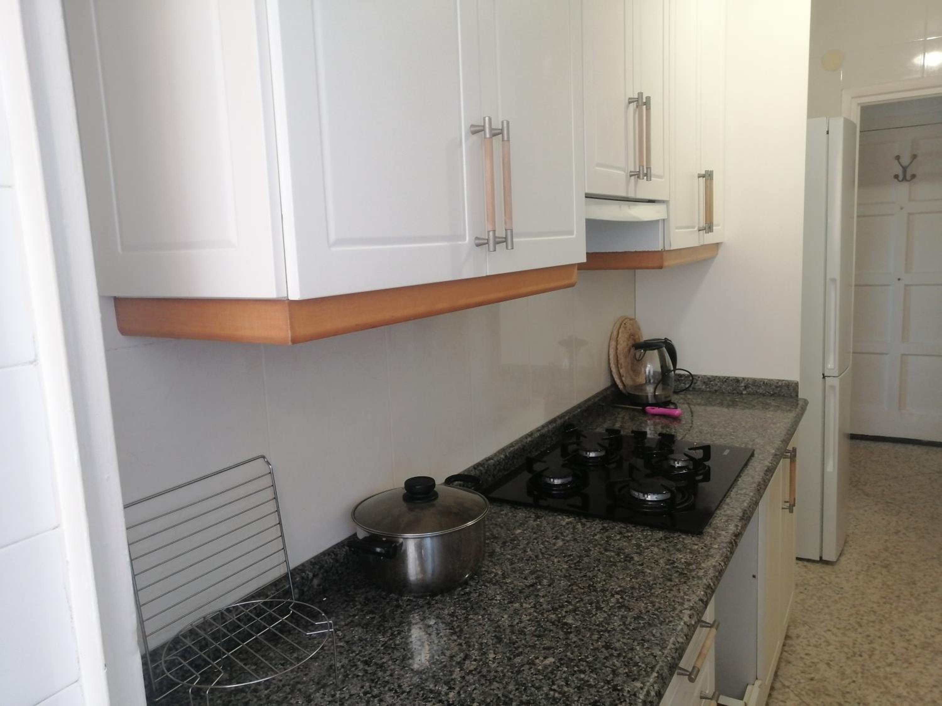 B Habitación preciosa grande privada centro Málaga y cerca de la playa Wi-Fi