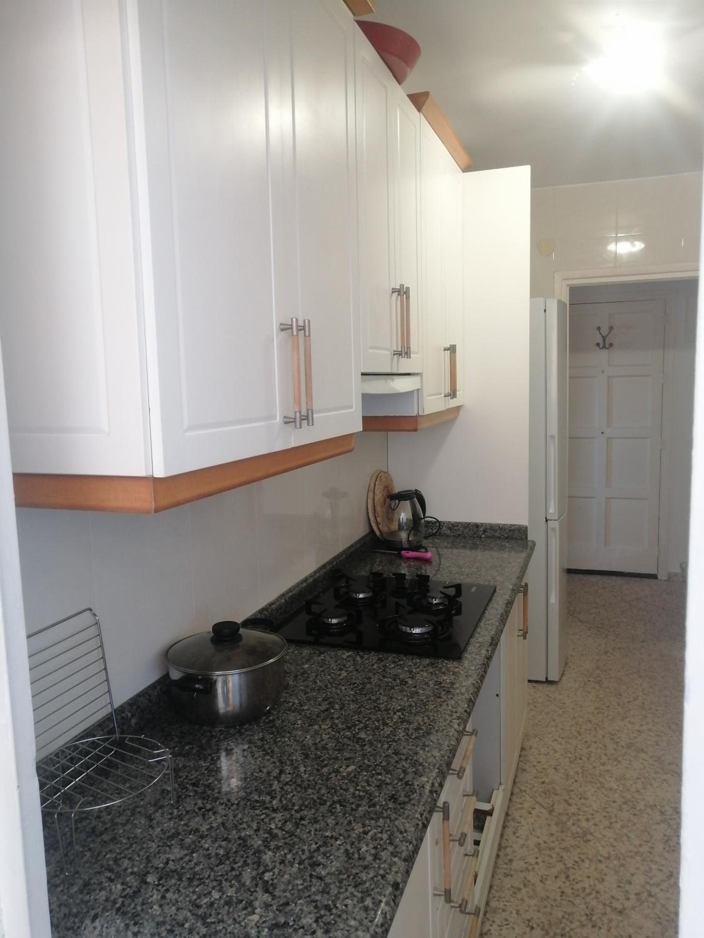 B Habitación preciosa grande privada centro Málaga y cerca de la playa Wi-Fi