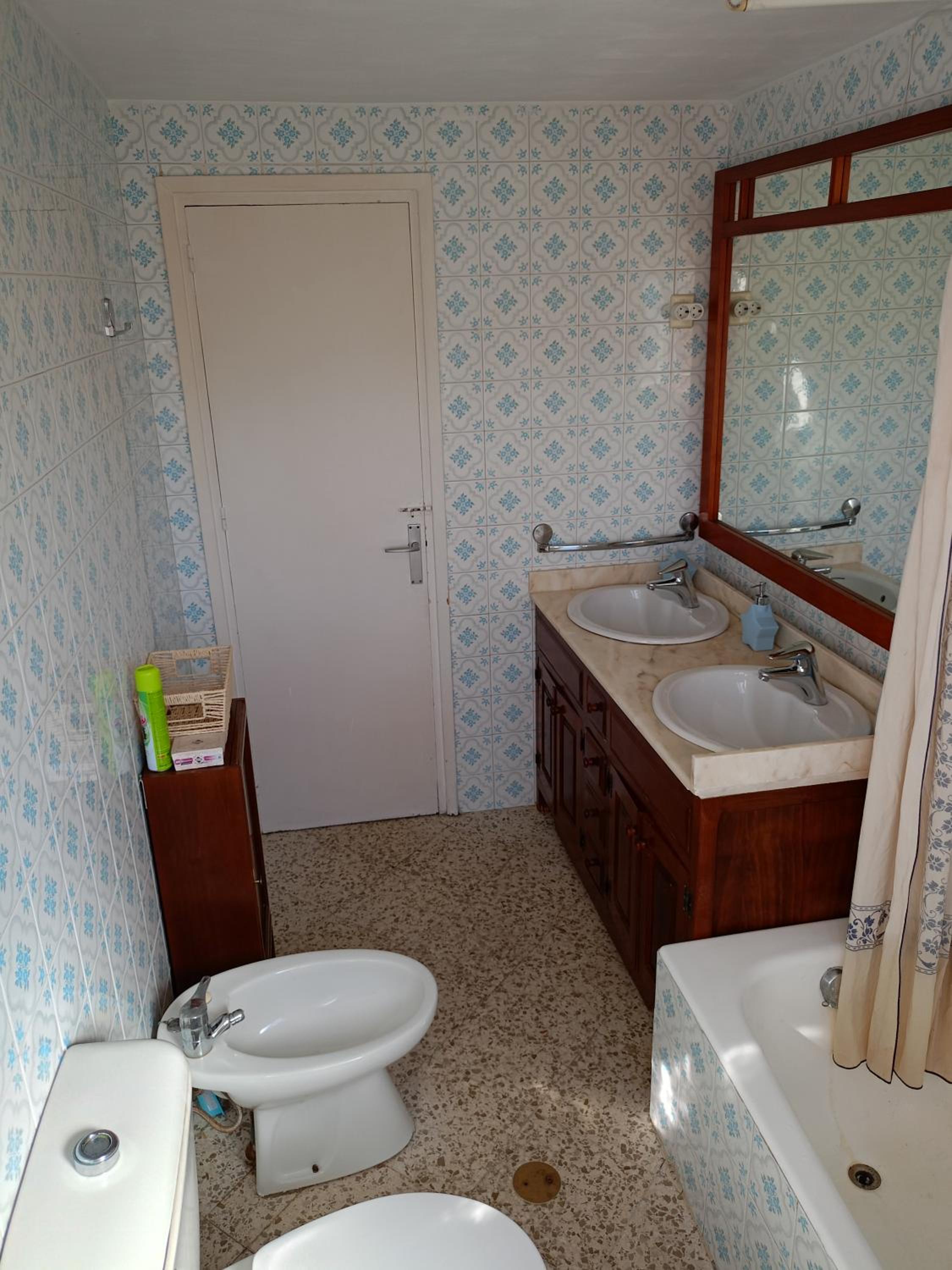 B Habitación preciosa grande privada centro Málaga y cerca de la playa Wi-Fi