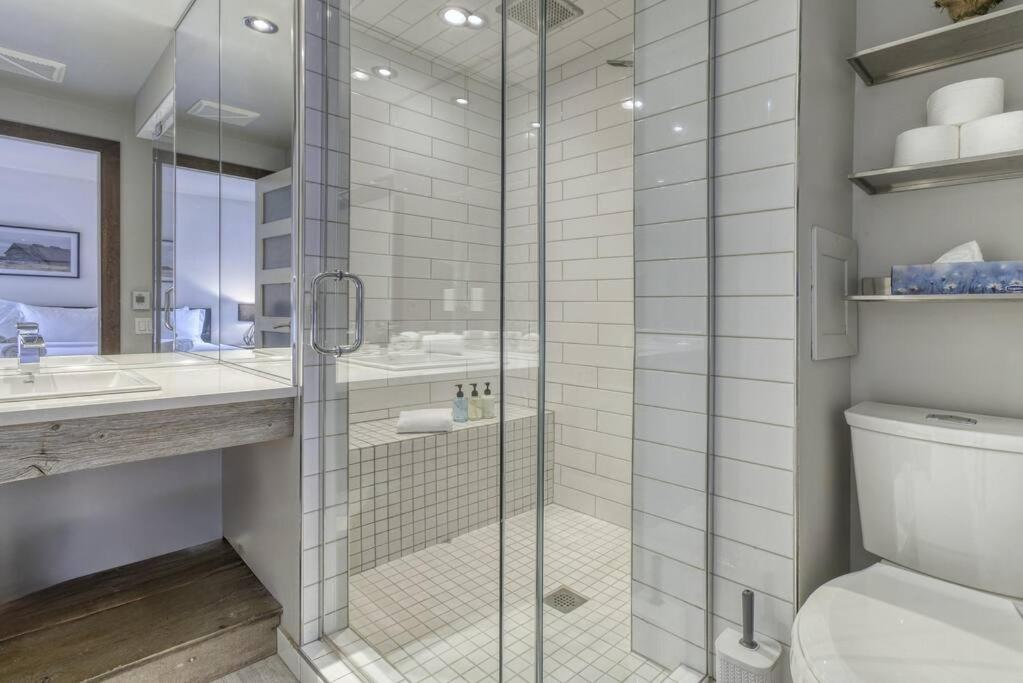Le Chic Cabriolet Cozy Ski Condo 300m to Lifts