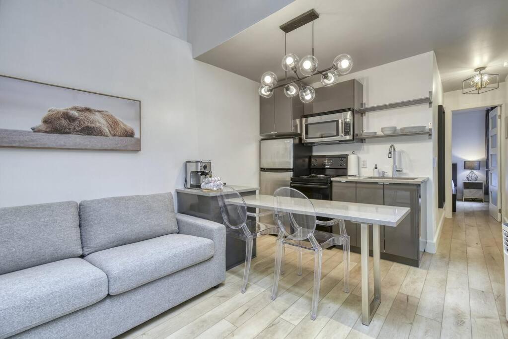 Le Chic Cabriolet Cozy Ski Condo 300m to Lifts