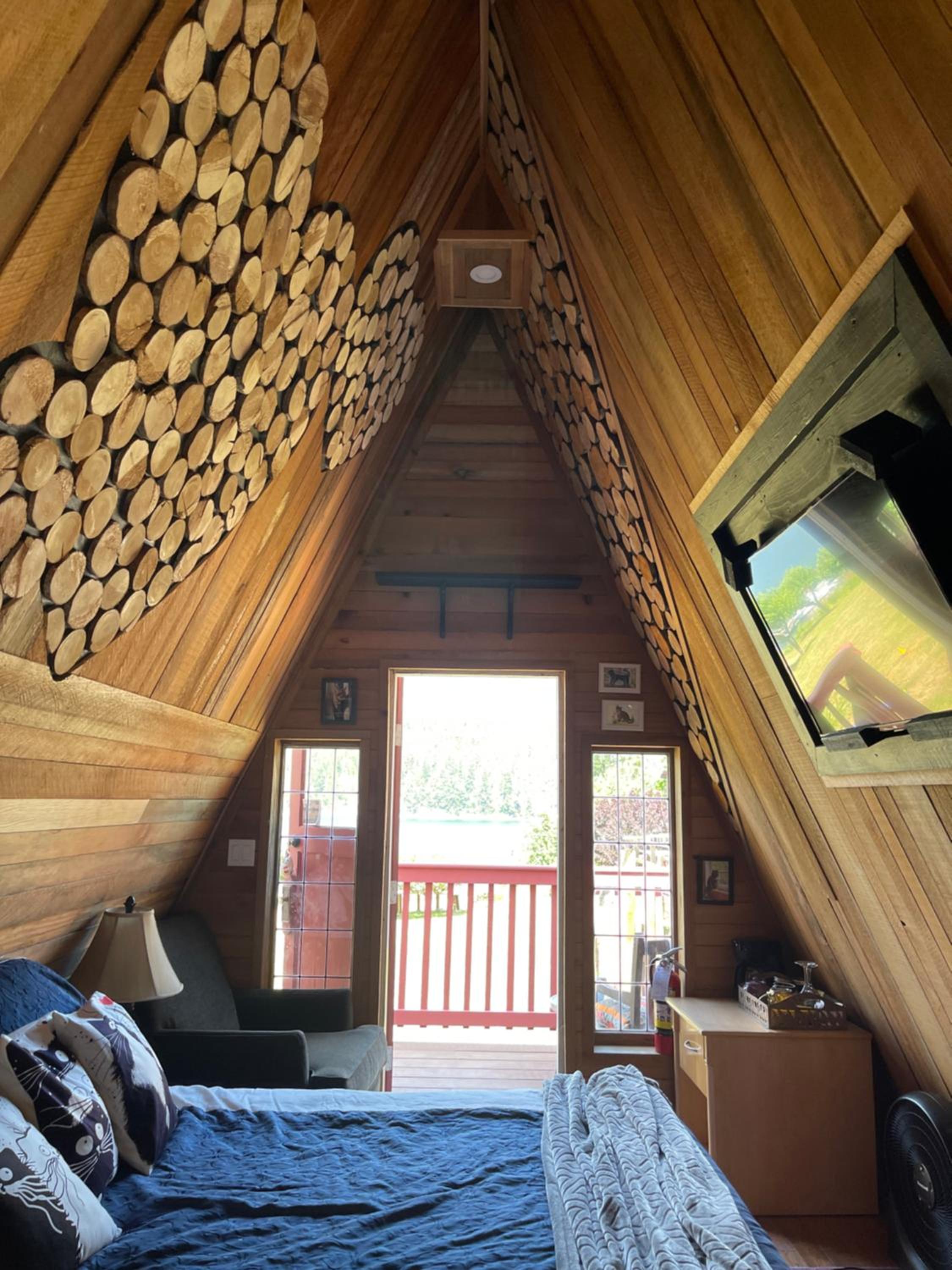 Bratty Catty Cabin