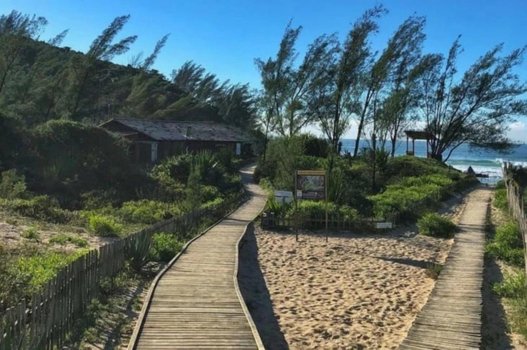Casa na Praia da Ferrugem com 2 vagas