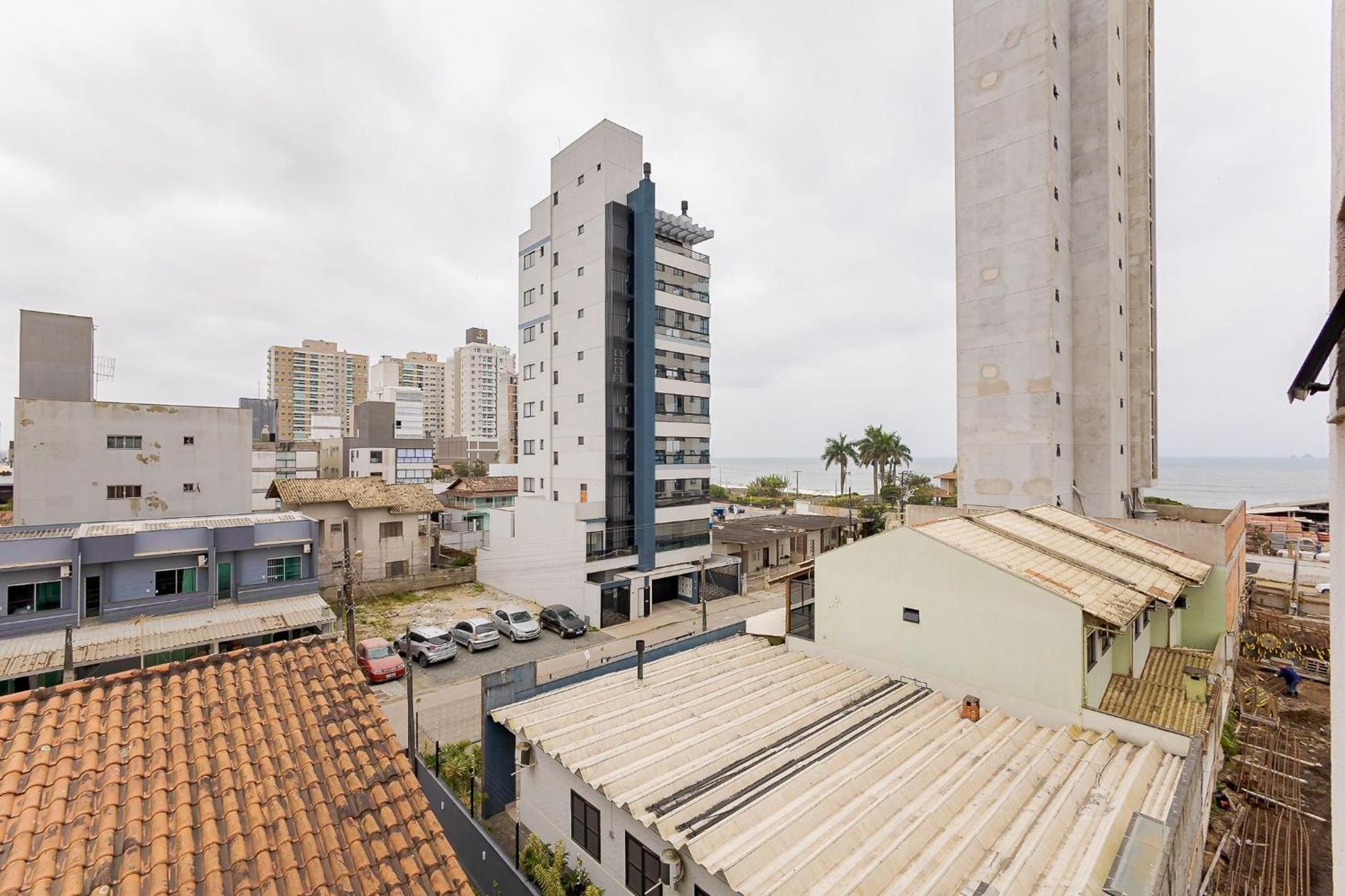 150m da praia em um fantástico edifício em Balneário Piçarras